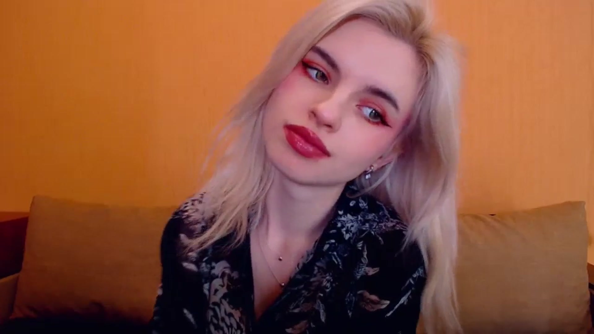Gallery image thumbnail from Erineys's myfreecams stream on, 01/25/2024, 17:50 image 17 of 20