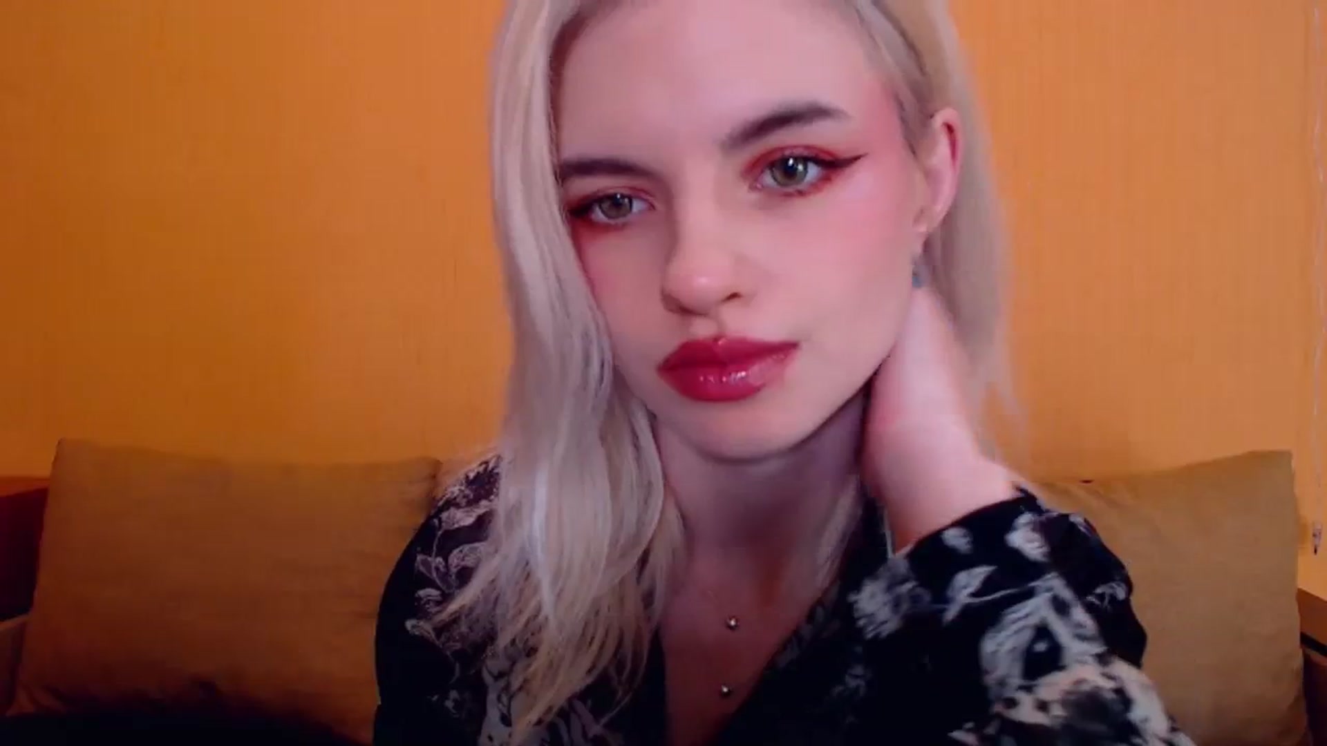 Gallery image thumbnail from Erineys's myfreecams stream on, 01/25/2024, 17:50 image 11 of 20