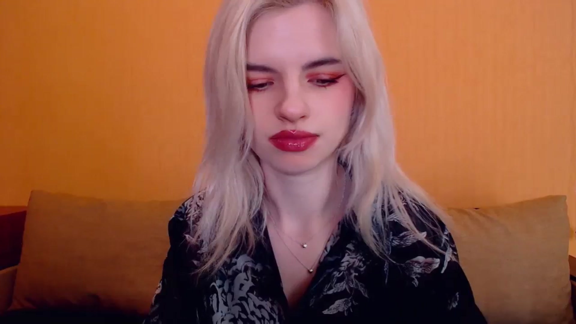 Gallery image thumbnail from Erineys's myfreecams stream on, 01/25/2024, 17:50 image 16 of 20