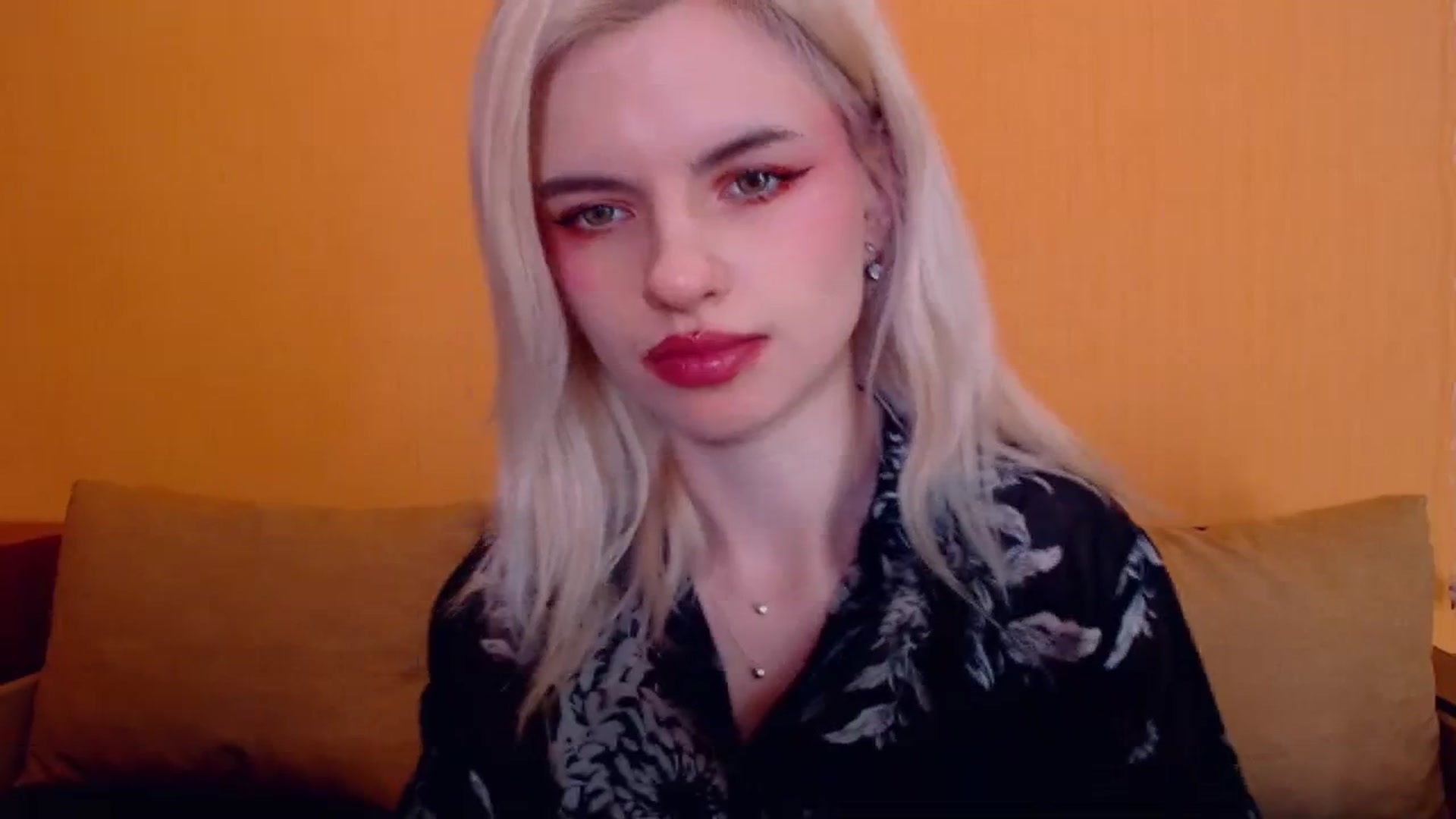Gallery image thumbnail from Erineys's myfreecams stream on, 01/25/2024, 17:50 image 14 of 20