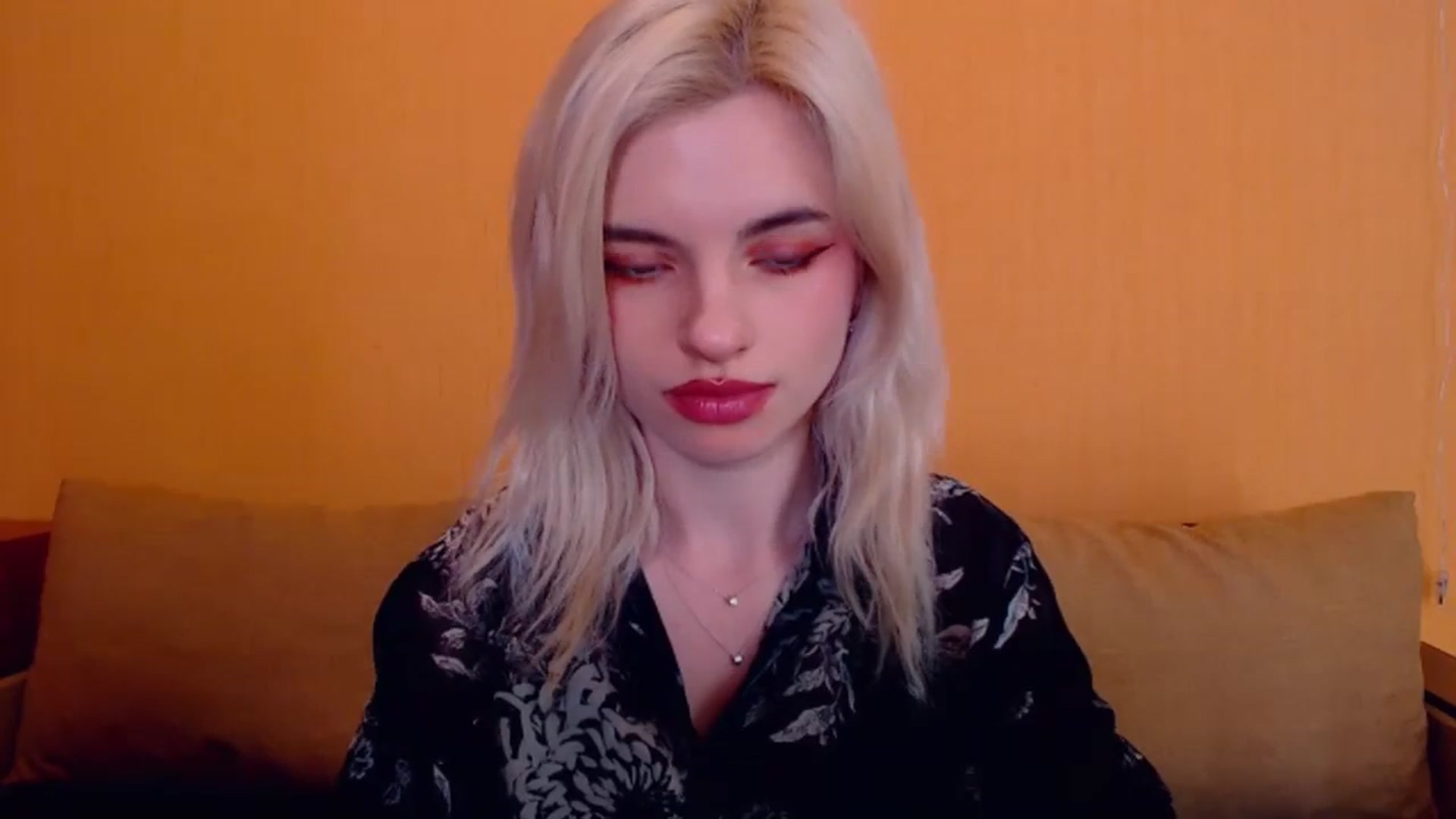 Gallery image thumbnail from Erineys's myfreecams stream on, 01/25/2024, 17:50 image 5 of 20