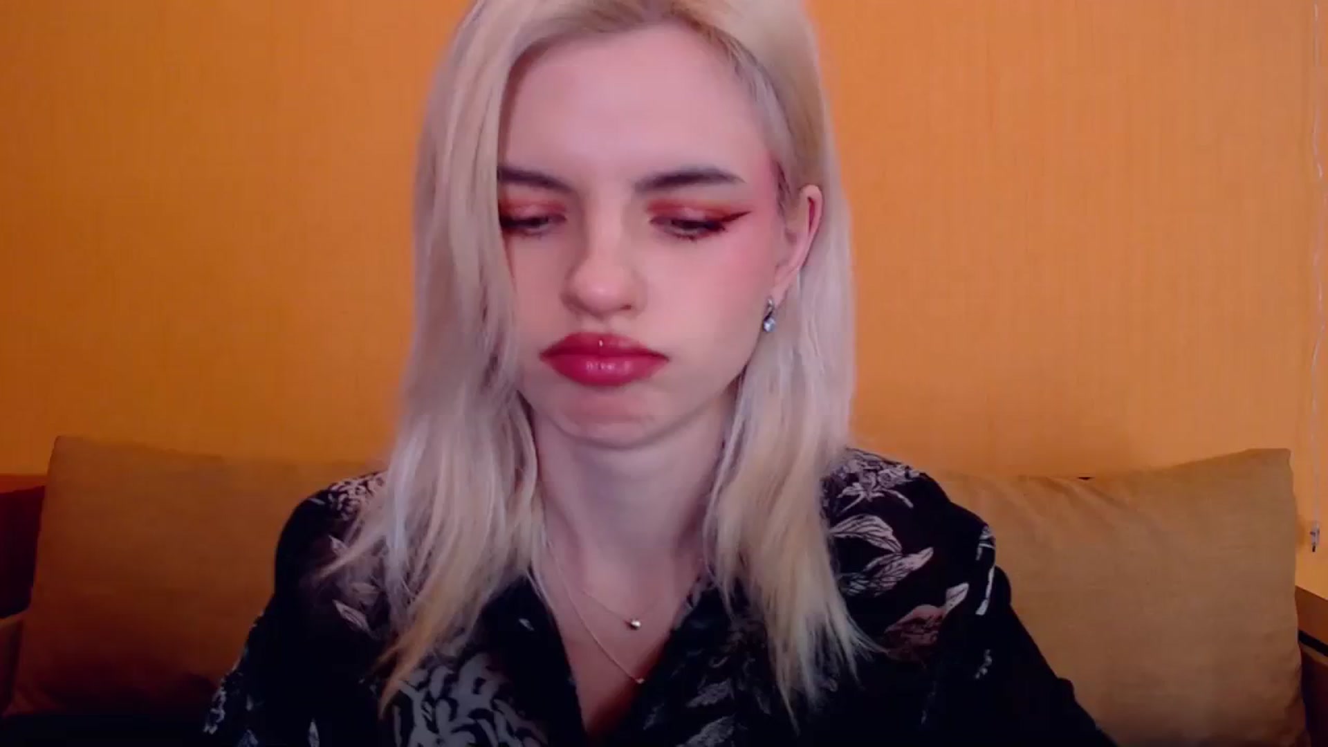 Gallery image thumbnail from Erineys's myfreecams stream on, 01/25/2024, 17:50 image 4 of 20