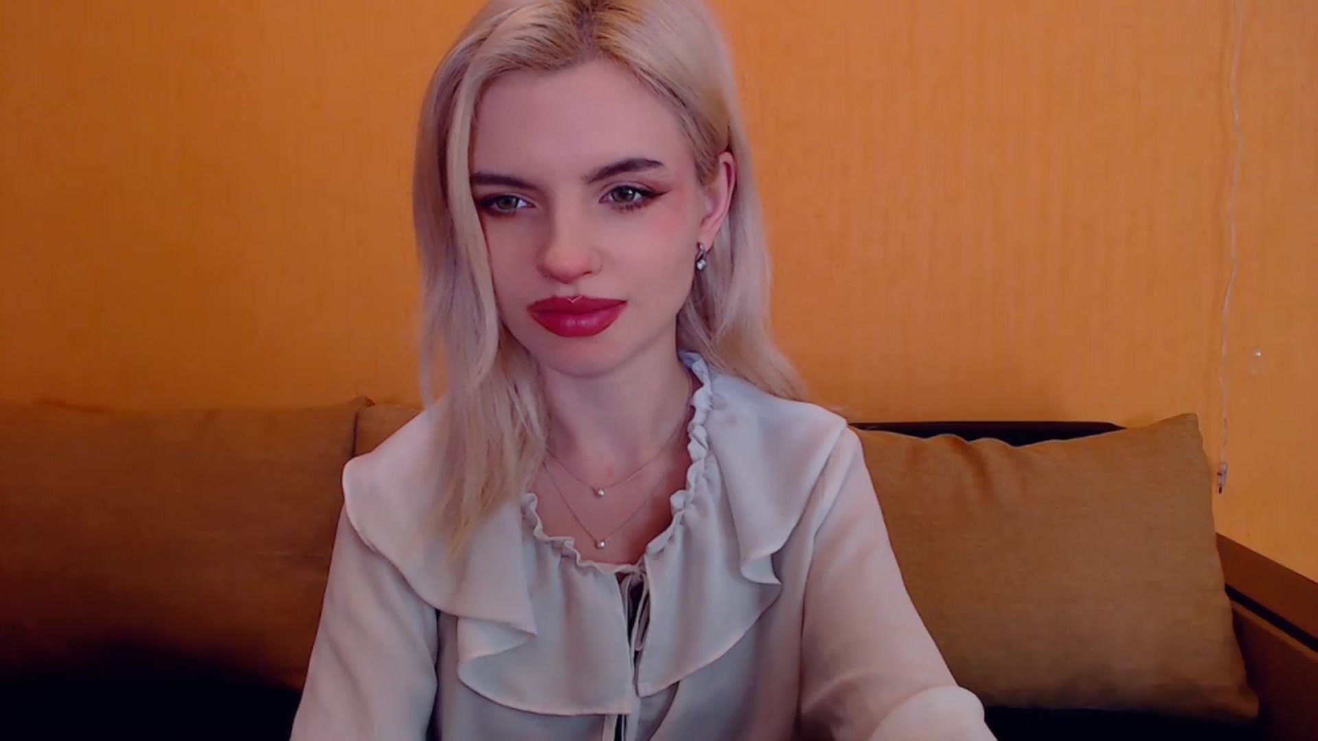 Gallery image thumbnail from Erineys's myfreecams stream on, 01/26/2024, 17:40 image 15 of 20