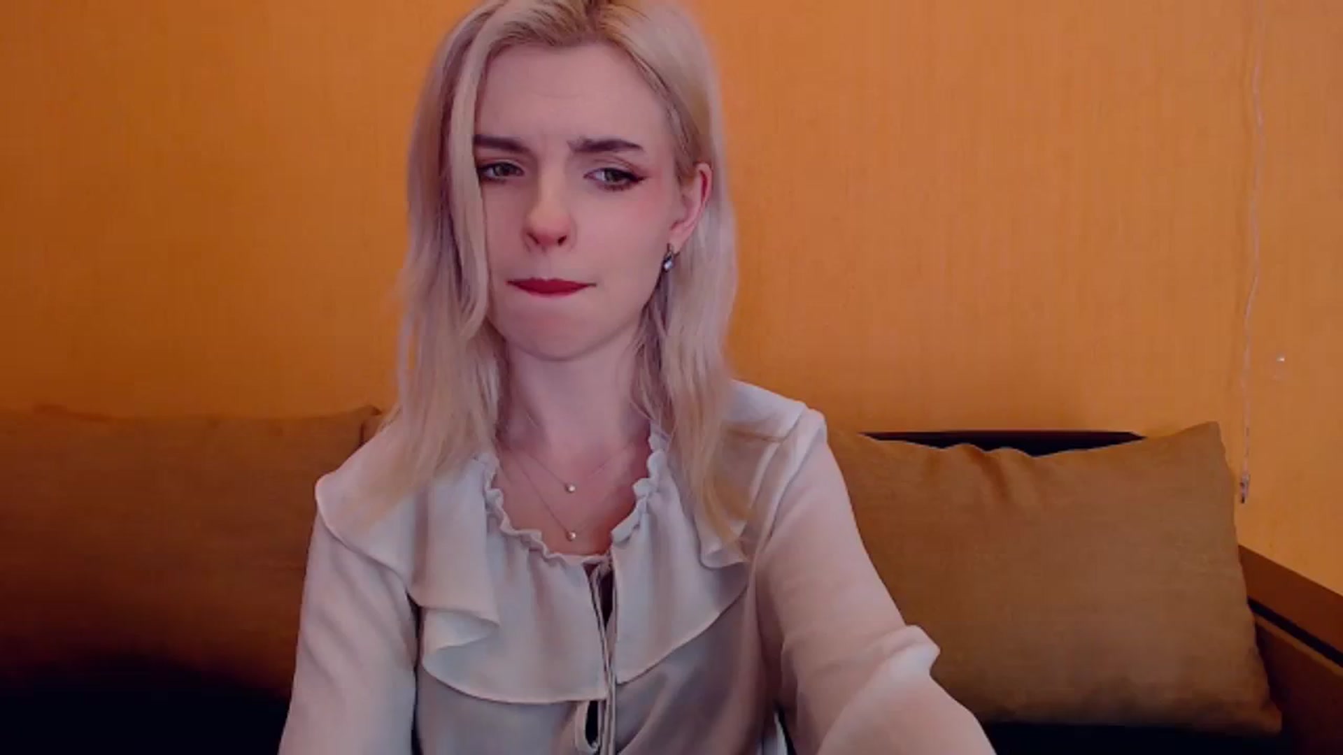 Gallery image thumbnail from Erineys's myfreecams stream on, 01/26/2024, 17:40 image 10 of 20