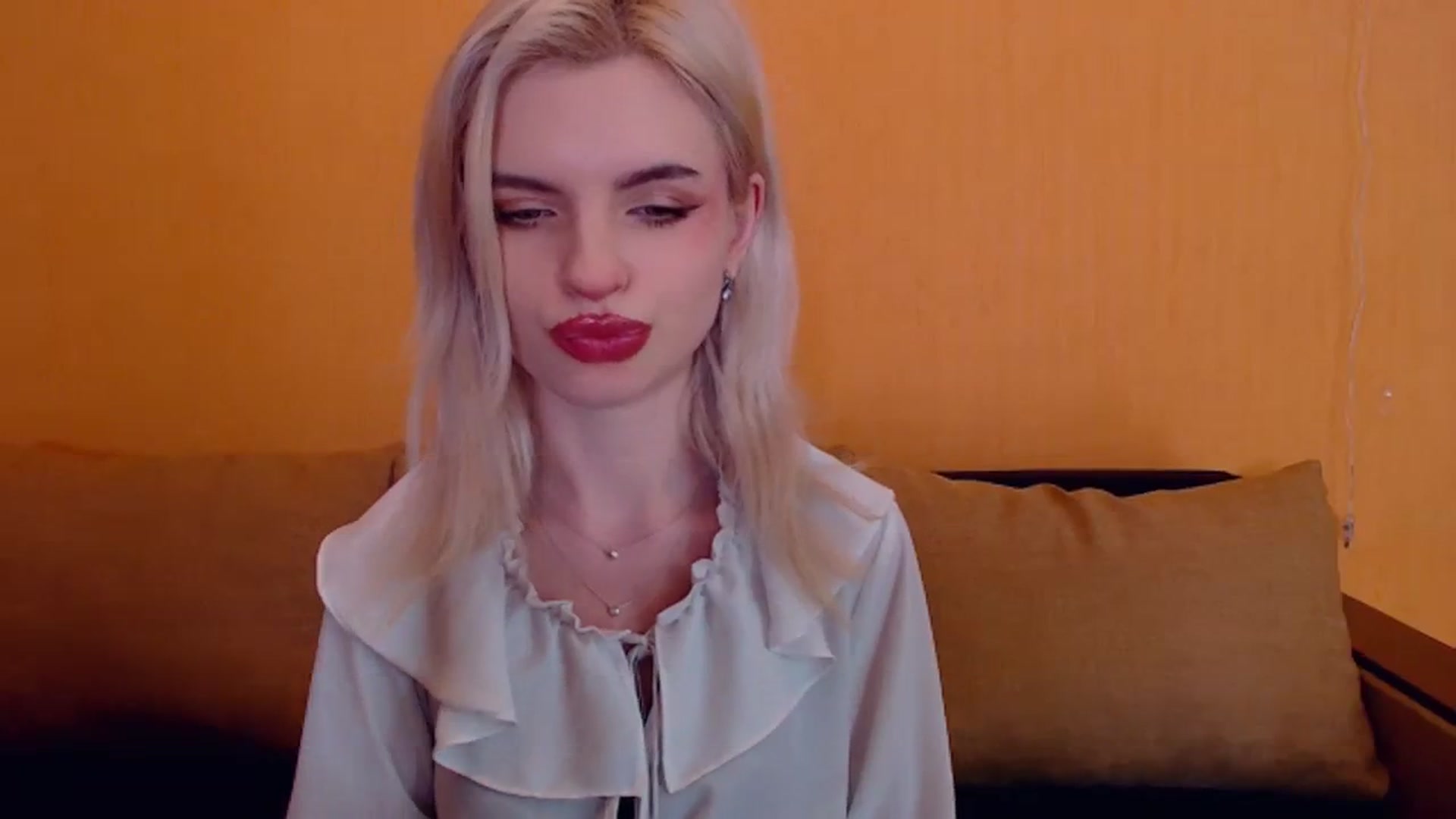 Gallery image thumbnail from Erineys's myfreecams stream on, 01/26/2024, 17:40 image 8 of 20