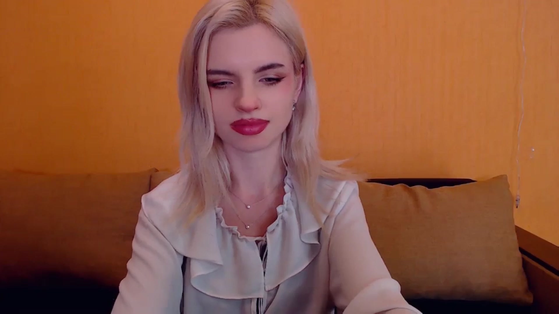 Gallery image thumbnail from Erineys's myfreecams stream on, 01/26/2024, 17:40 image 16 of 20