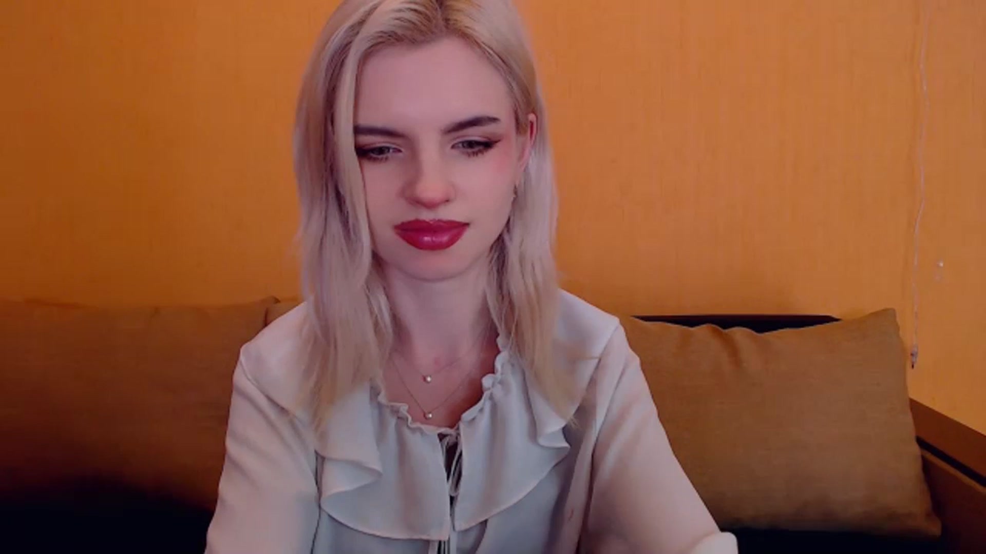 Gallery image thumbnail from Erineys's myfreecams stream on, 01/26/2024, 17:40 image 14 of 20