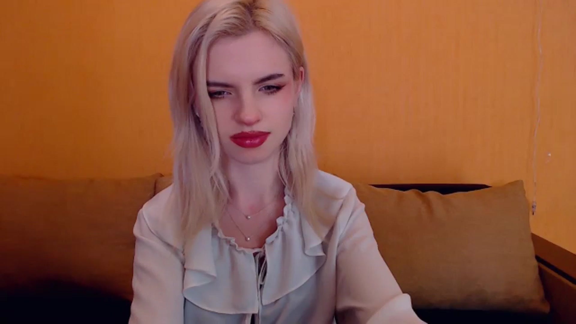 Gallery image thumbnail from Erineys's myfreecams stream on, 01/26/2024, 17:40 image 12 of 20