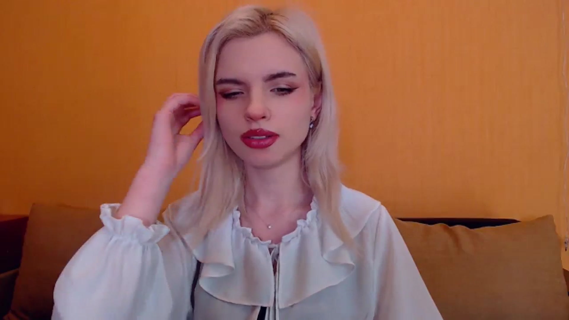 Gallery image thumbnail from Erineys's myfreecams stream on, 01/26/2024, 17:40 image 2 of 20