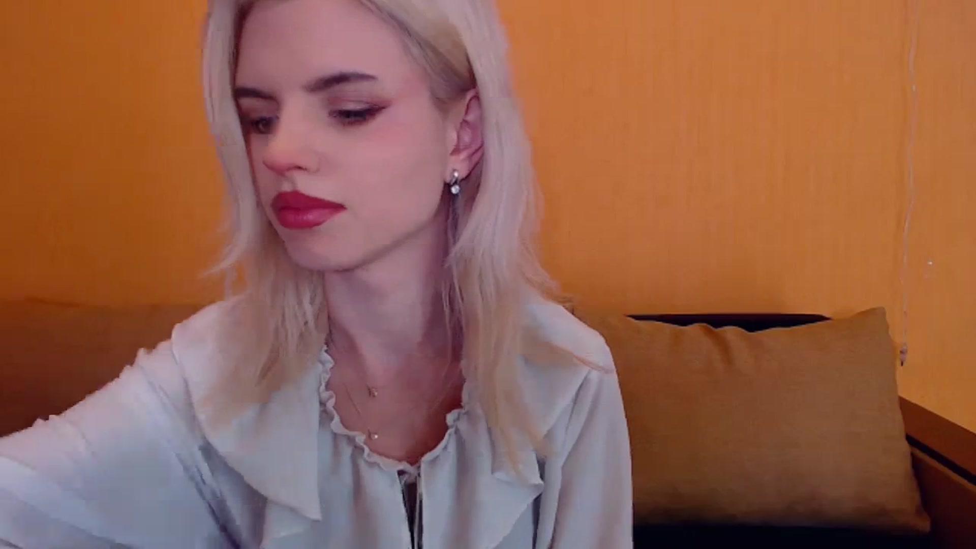 Gallery image thumbnail from Erineys's myfreecams stream on, 01/26/2024, 17:40 image 19 of 20
