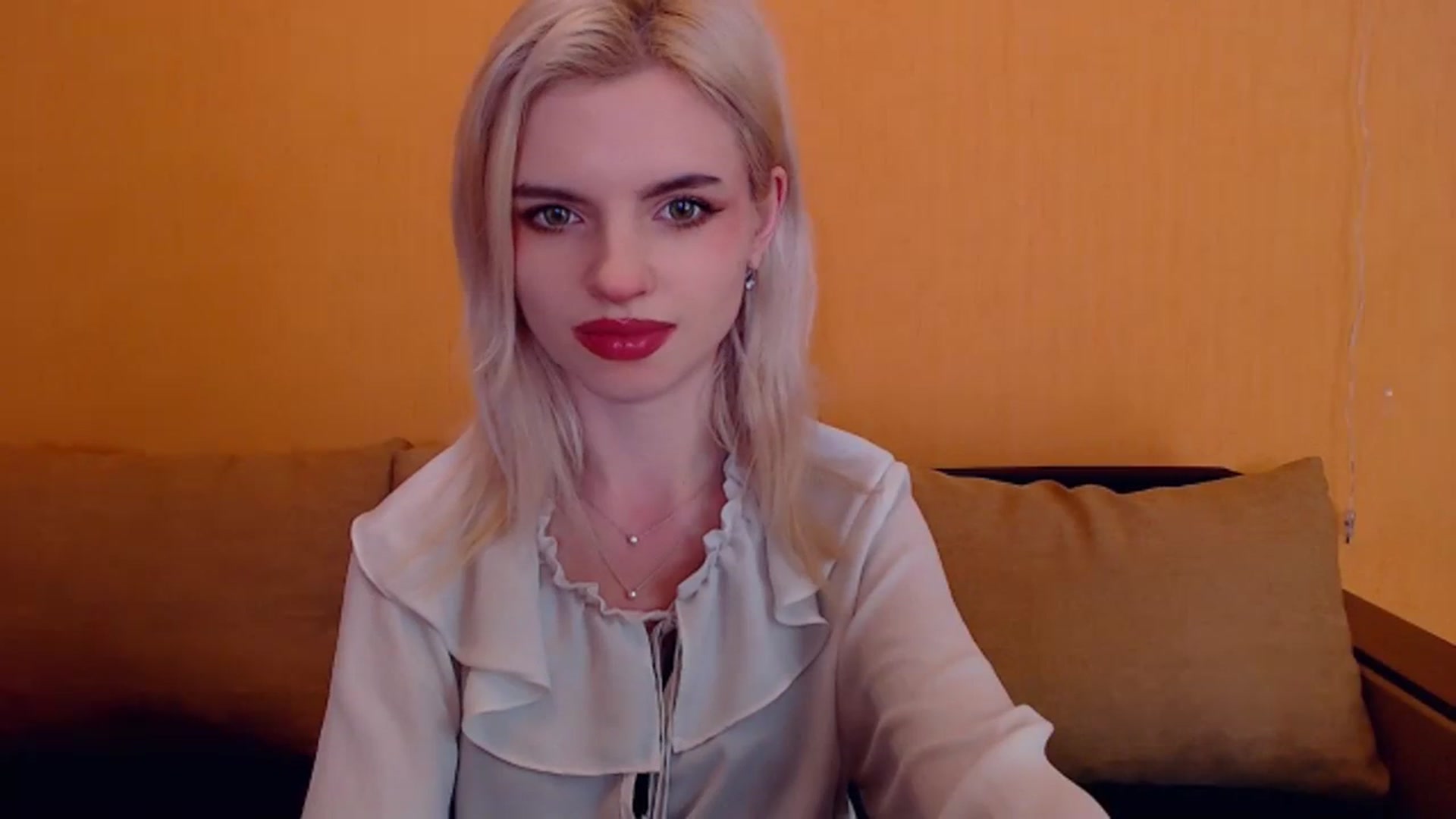 Gallery image thumbnail from Erineys's myfreecams stream on, 01/26/2024, 17:40 image 9 of 20