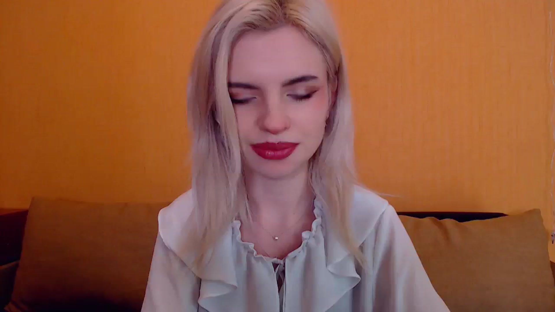 Gallery image thumbnail from Erineys's myfreecams stream on, 01/26/2024, 17:40 image 1 of 20