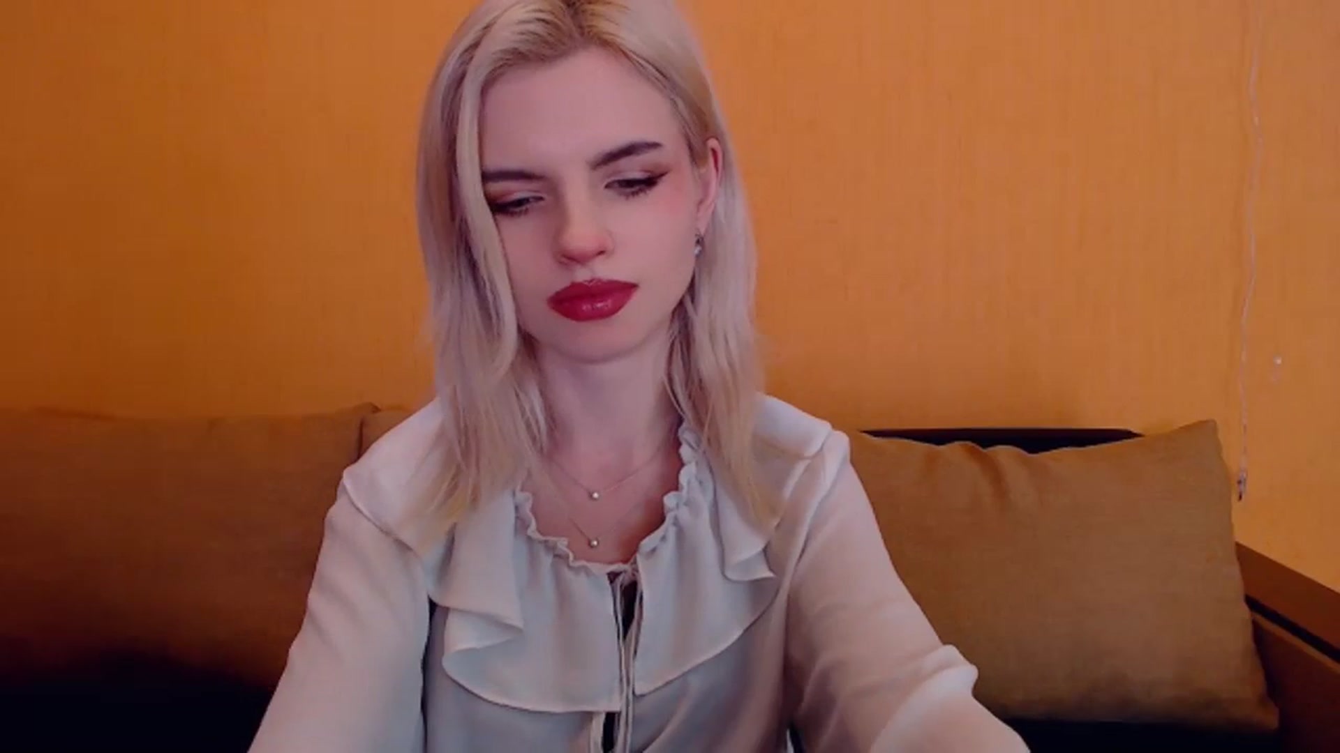 Gallery image thumbnail from Erineys's myfreecams stream on, 01/26/2024, 17:40 image 11 of 20