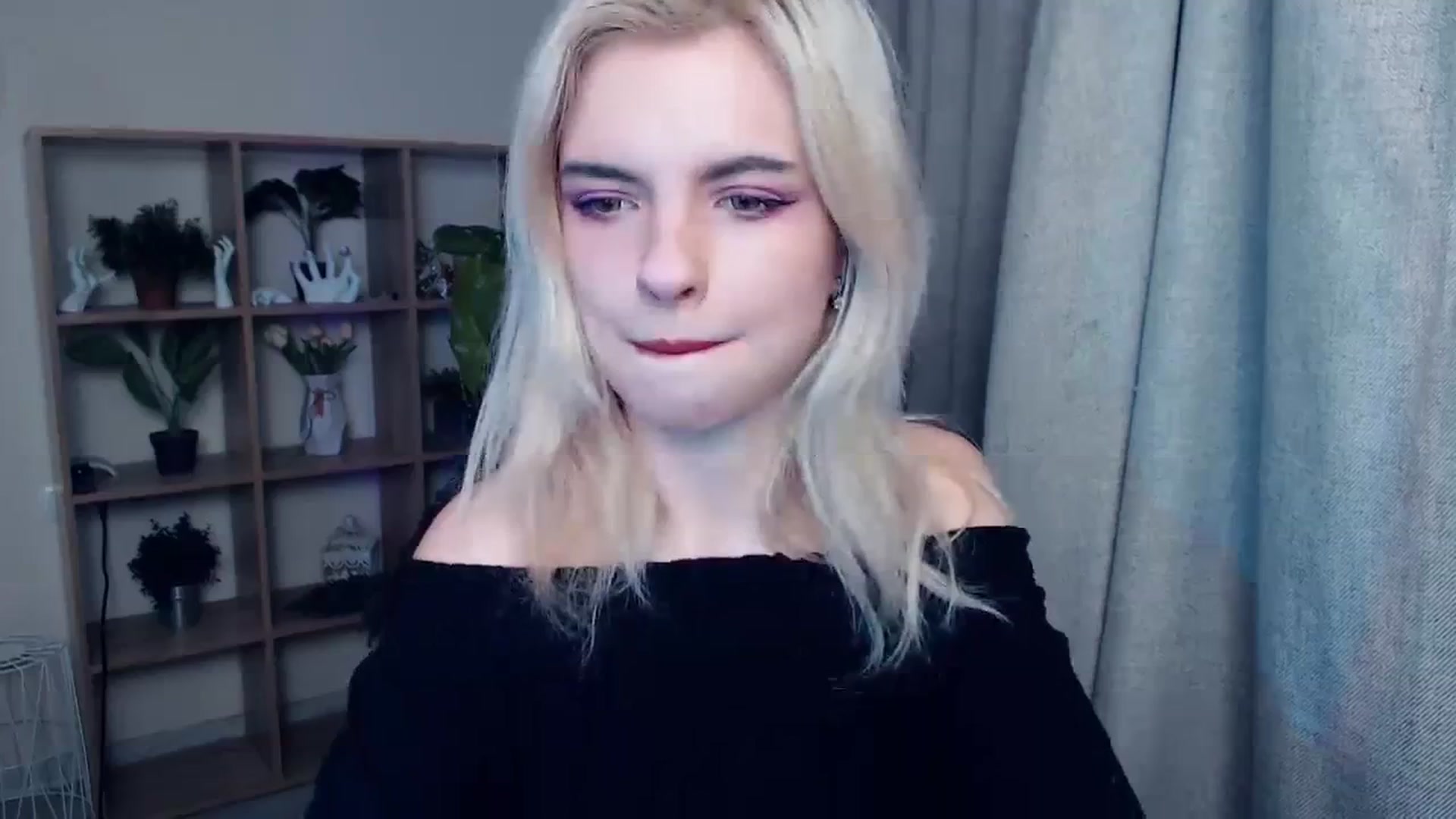Gallery image thumbnail from Erineys's myfreecams stream on, 01/27/2024, 15:29 image 7 of 20