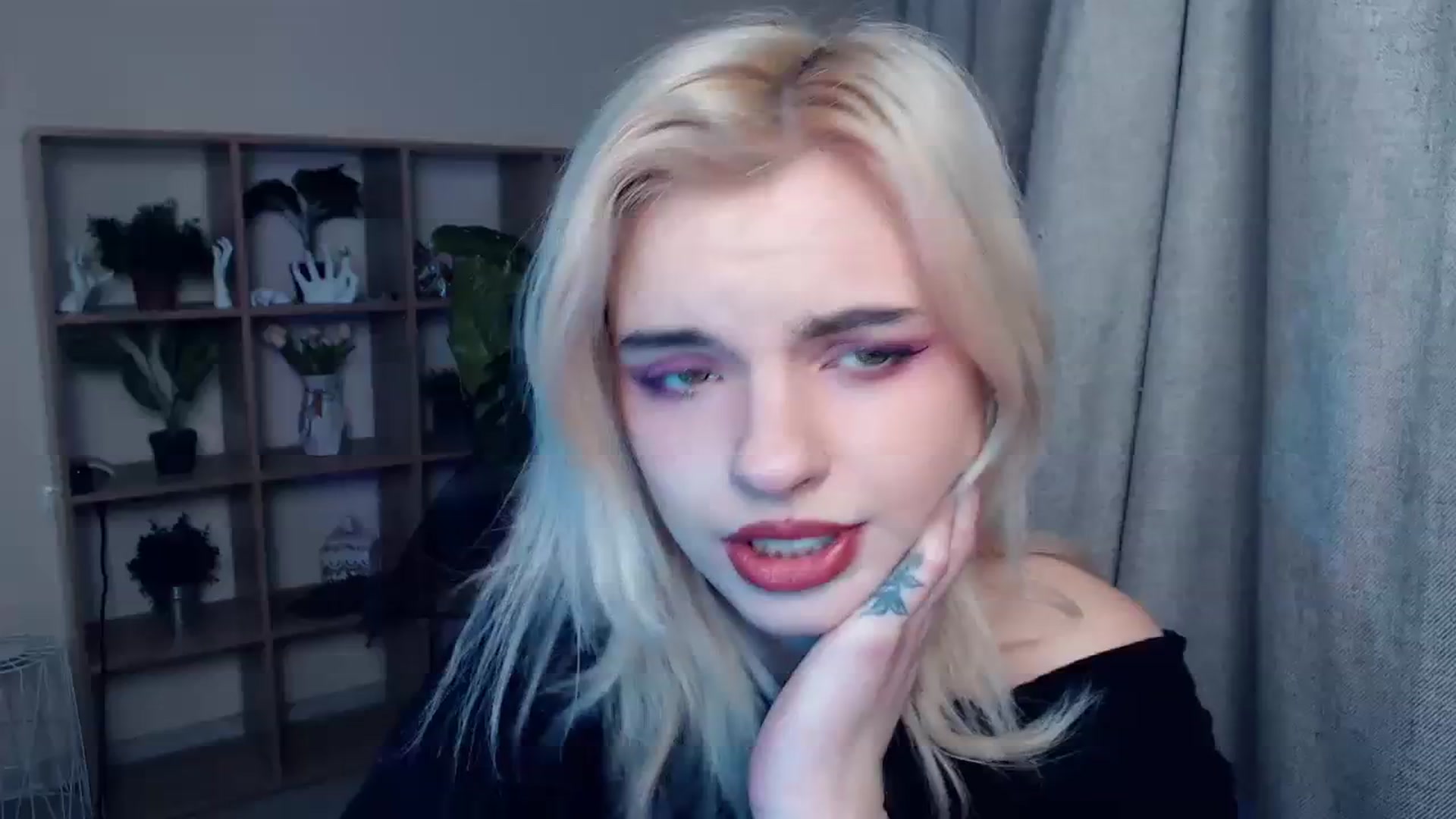 Gallery image thumbnail from Erineys's myfreecams stream on, 01/27/2024, 15:29 image 18 of 20