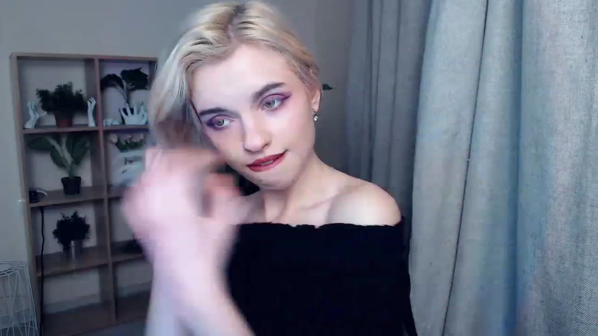 Gallery image thumbnail from Erineys's myfreecams stream on, 01/27/2024, 15:29 image 15 of 20