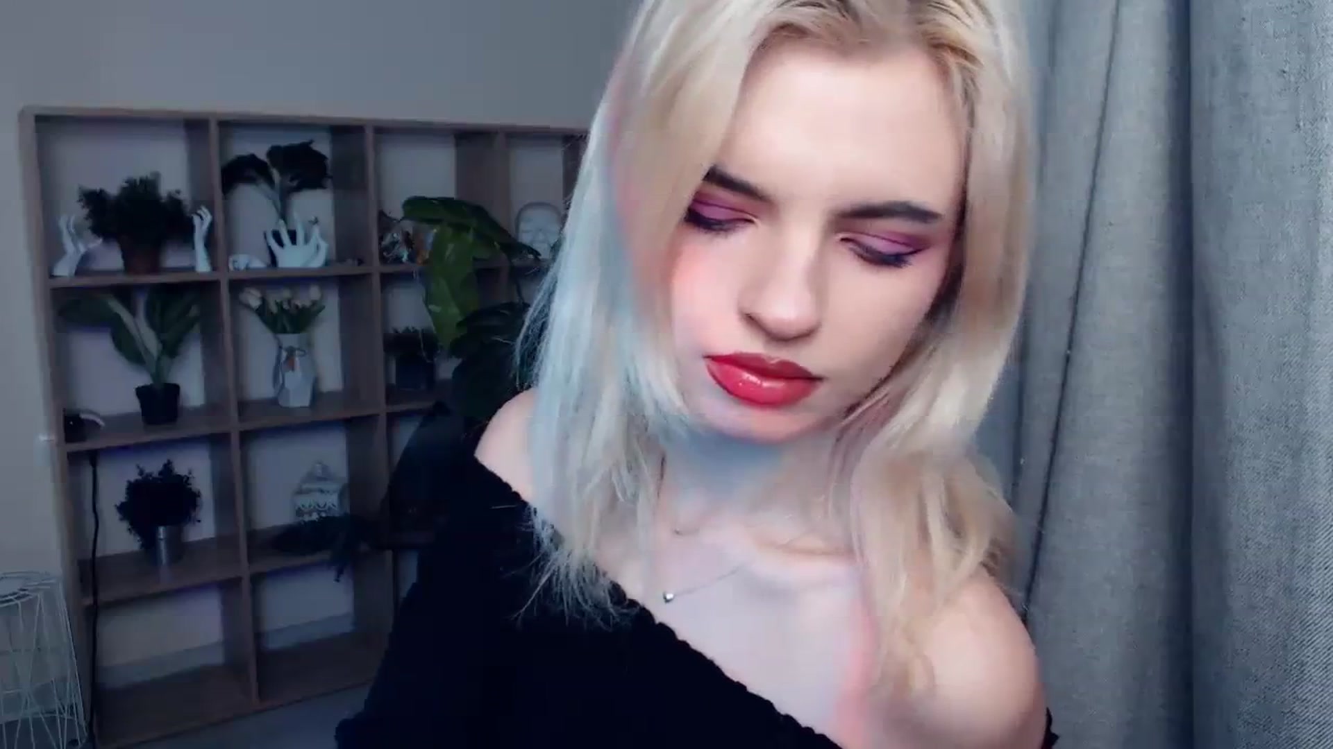 Gallery image thumbnail from Erineys's myfreecams stream on, 01/27/2024, 15:56 image 15 of 20