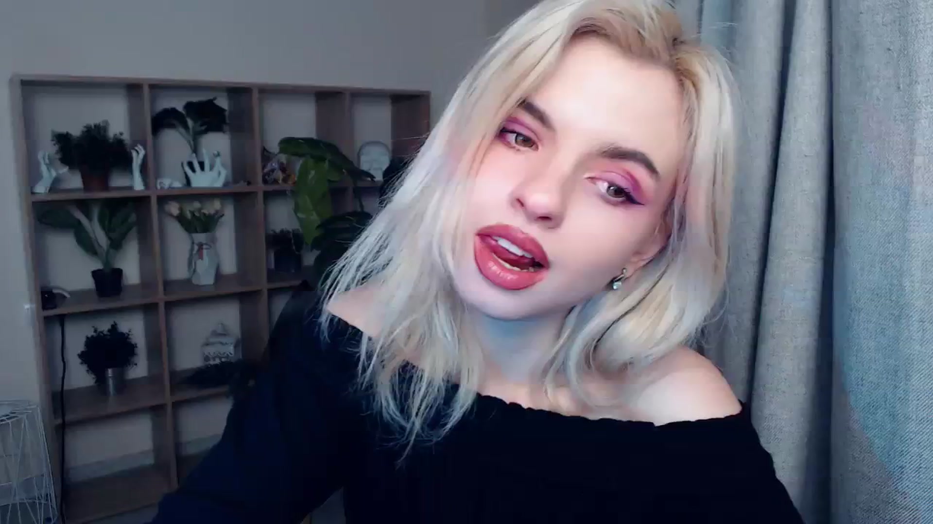 Gallery image thumbnail from Erineys's myfreecams stream on, 01/27/2024, 16:38 image 17 of 20