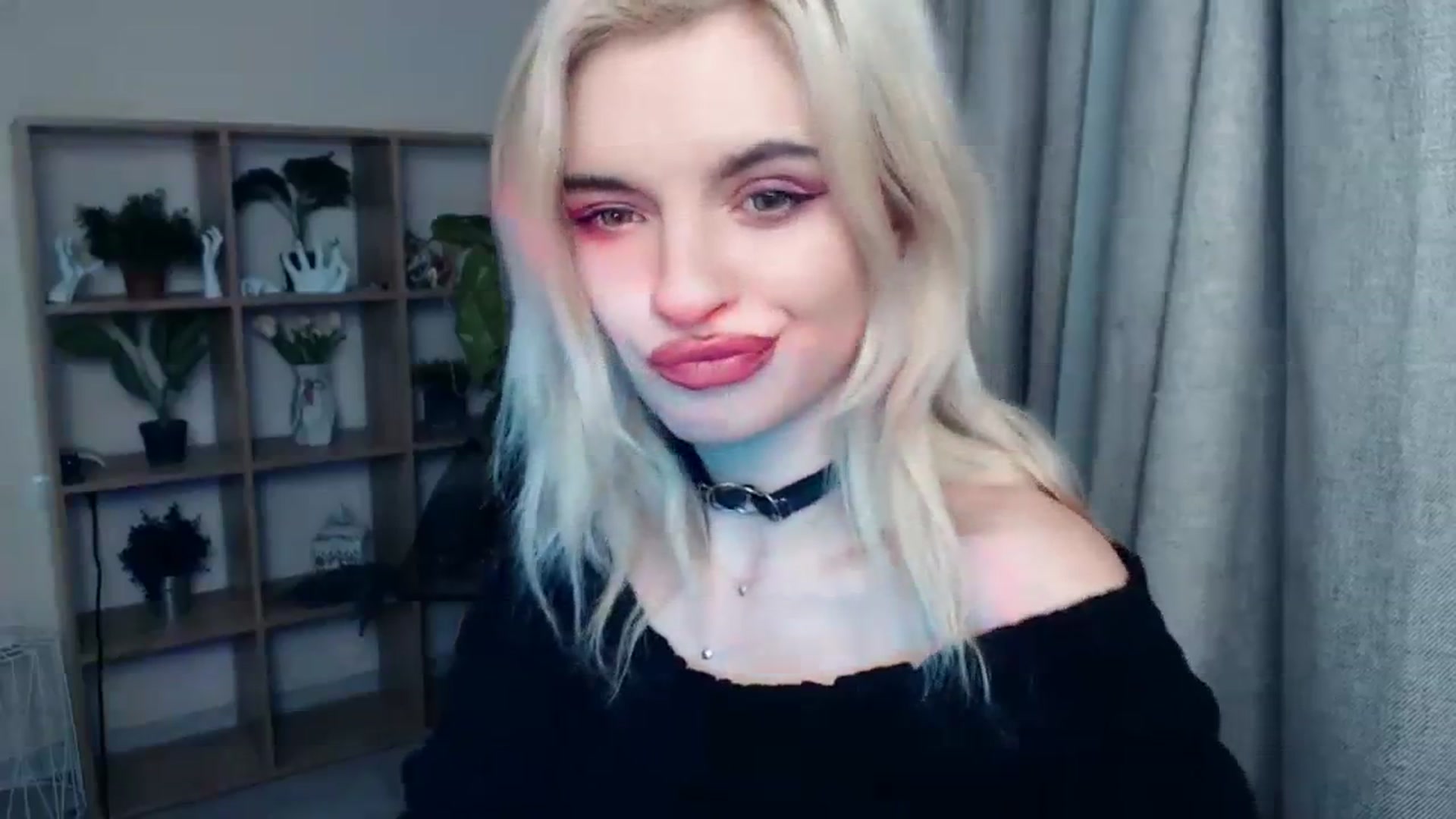 Gallery image thumbnail from Erineys's myfreecams stream on, 01/27/2024, 17:02 image 14 of 20