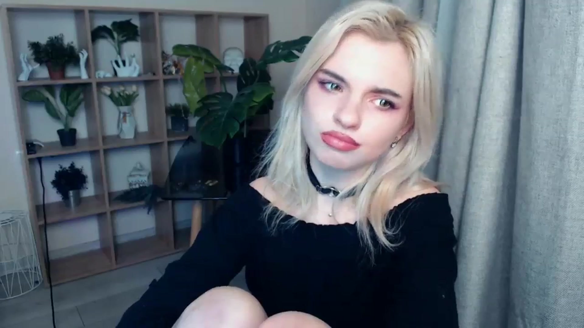 Gallery image thumbnail from Erineys's myfreecams stream on, 01/27/2024, 17:19 image 12 of 20