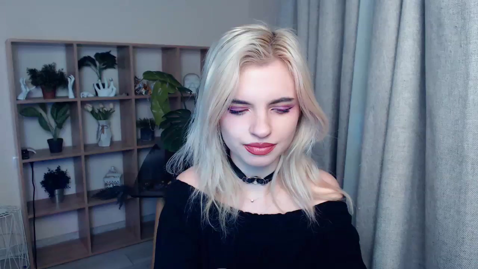 Gallery image thumbnail from Erineys's myfreecams stream on, 01/27/2024, 17:19 image 2 of 20