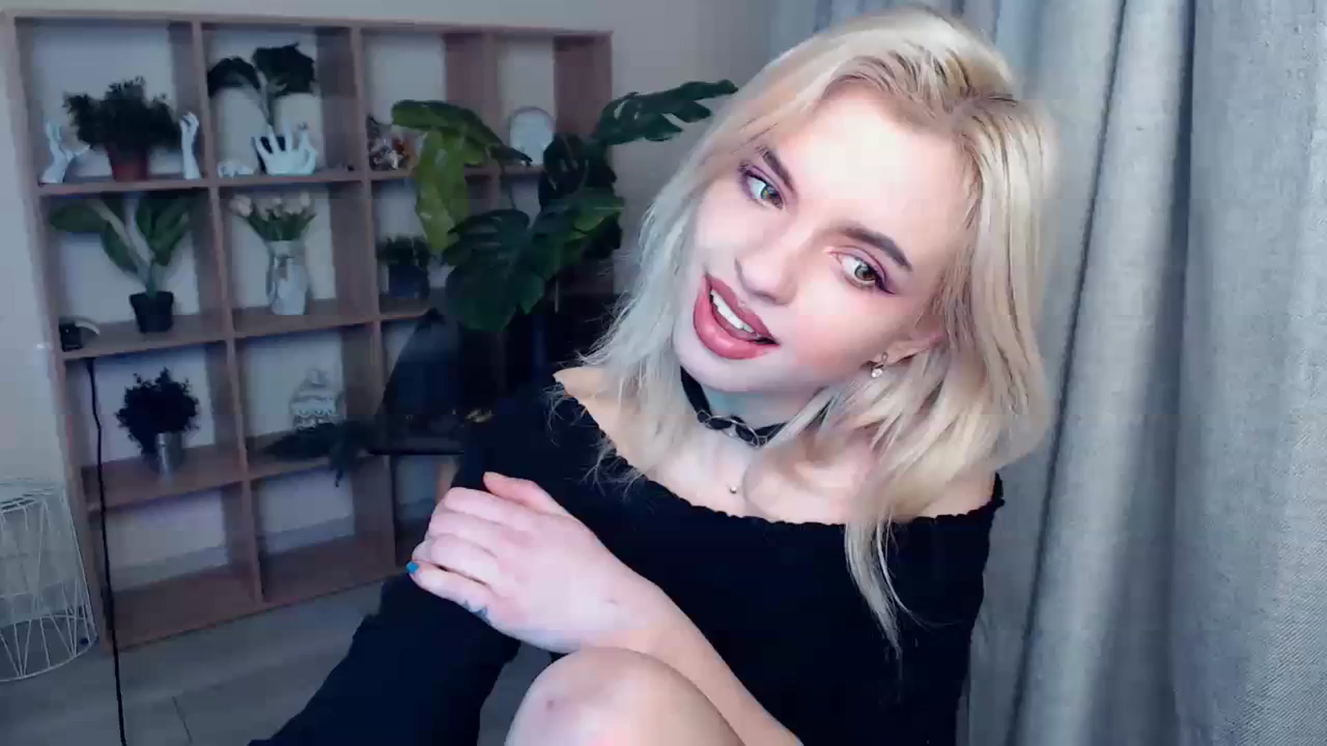 Gallery image thumbnail from Erineys's myfreecams stream on, 01/27/2024, 17:19 image 8 of 20
