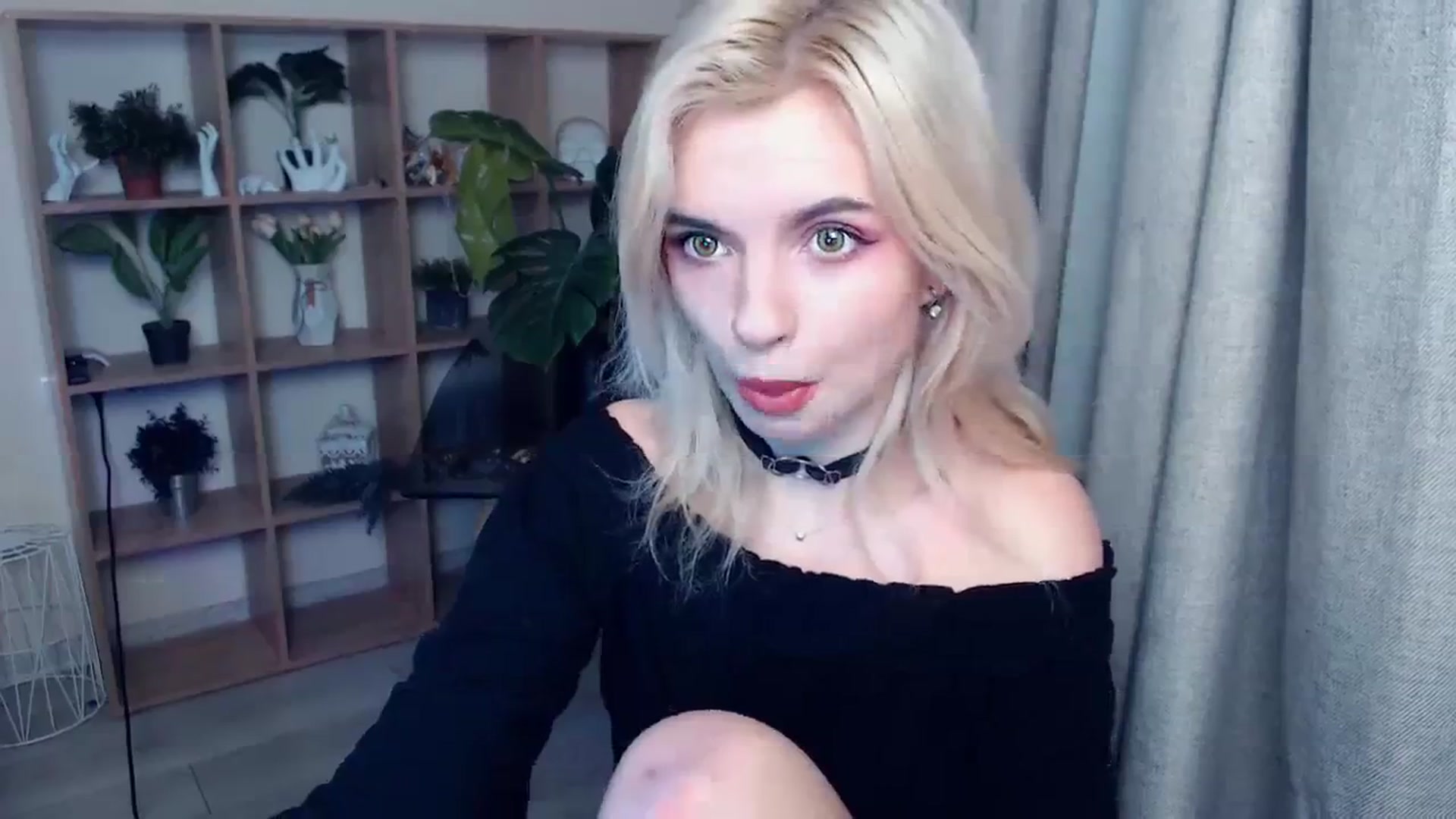 Gallery image thumbnail from Erineys's myfreecams stream on, 01/27/2024, 17:19 image 7 of 20