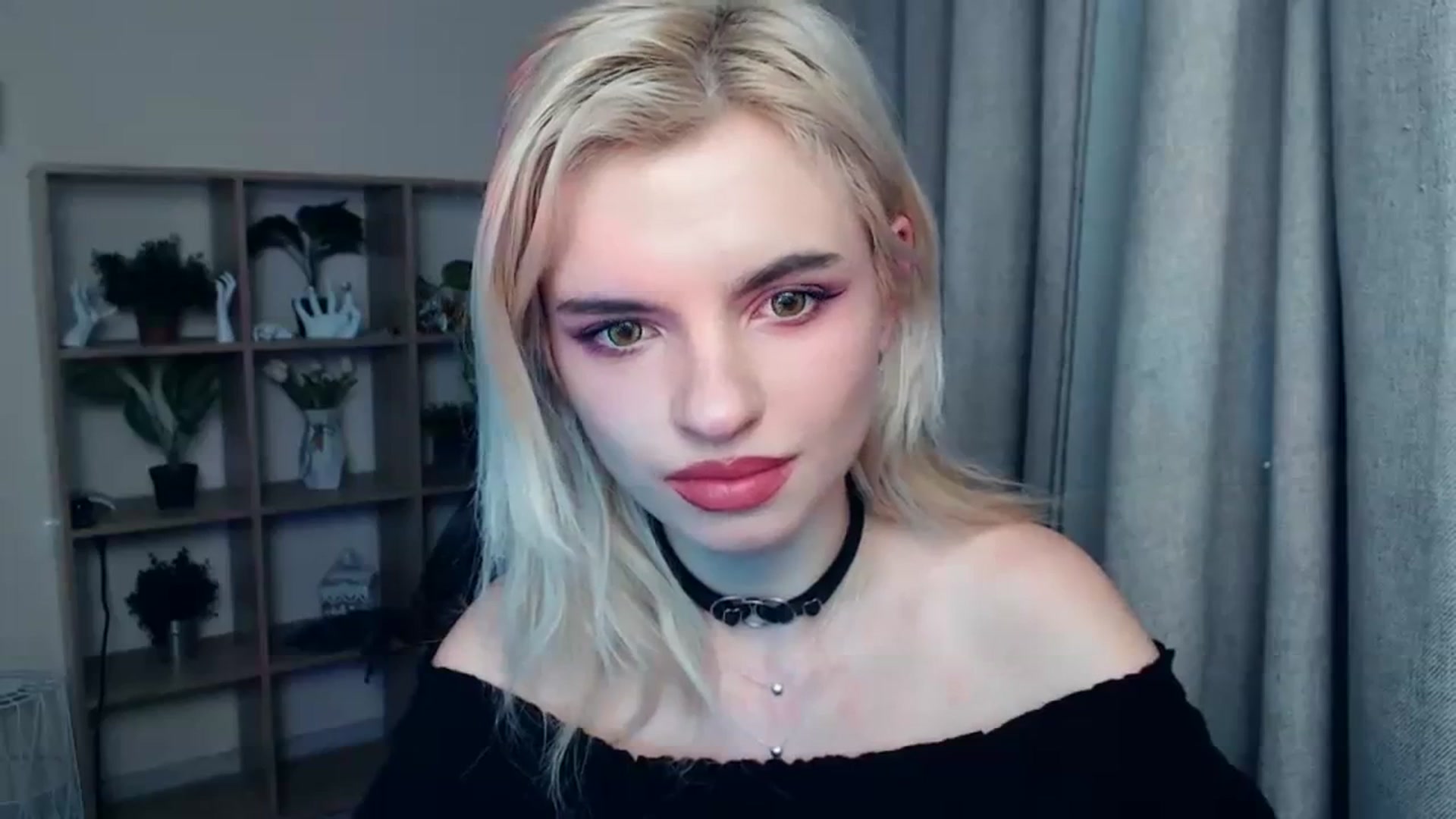 Gallery image thumbnail from Erineys's myfreecams stream on, 01/27/2024, 19:01 image 8 of 20