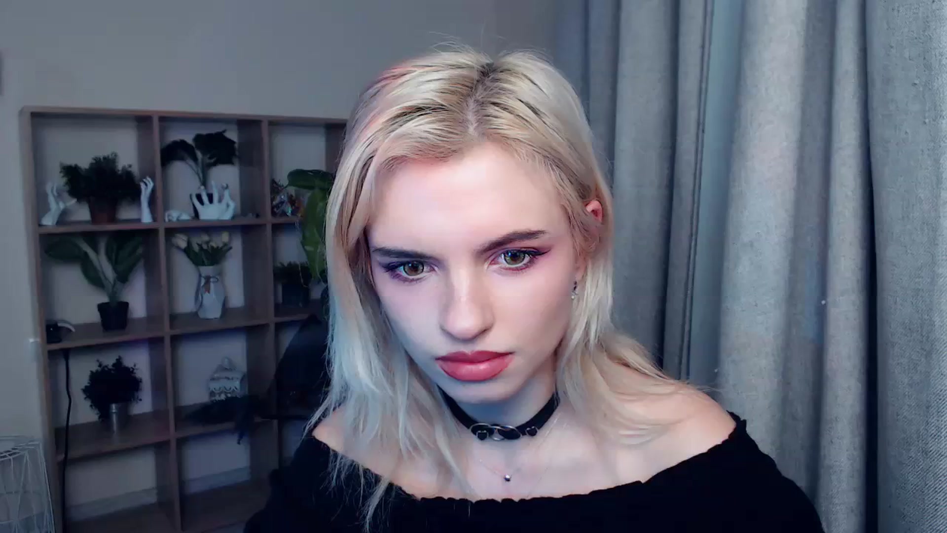 Gallery image thumbnail from Erineys's myfreecams stream on, 01/27/2024, 19:01 image 4 of 20