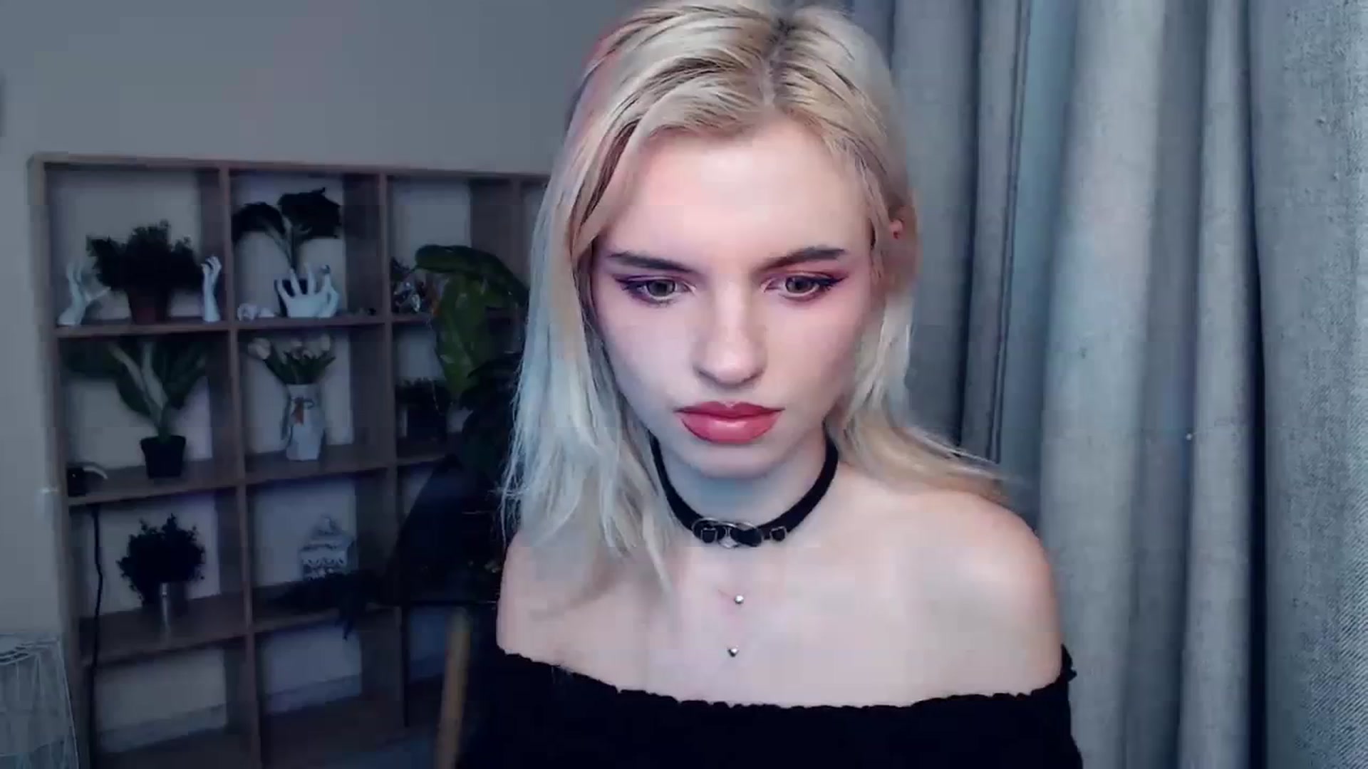 Gallery image thumbnail from Erineys's myfreecams stream on, 01/27/2024, 19:01 image 7 of 20