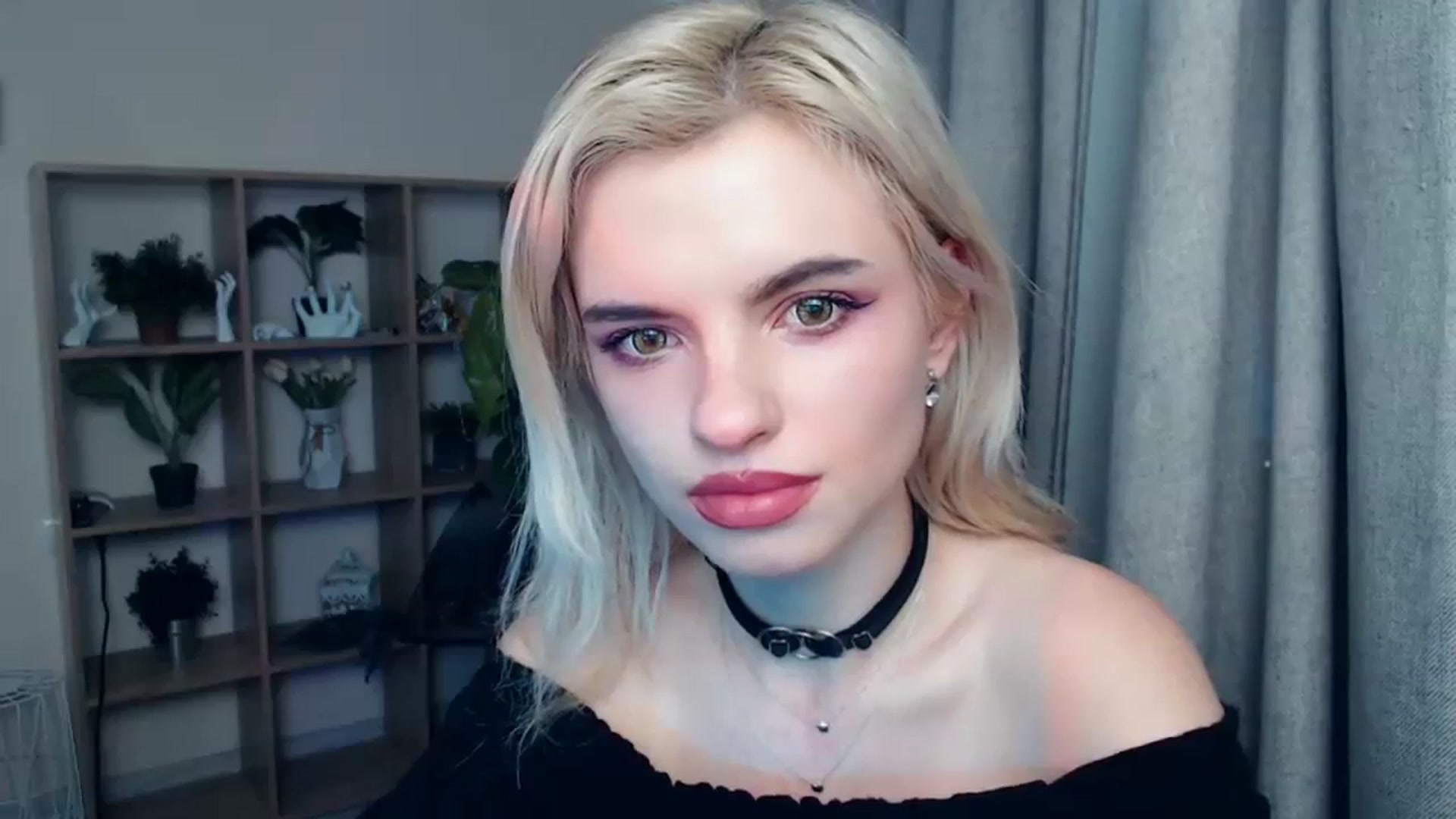 Gallery image thumbnail from Erineys's myfreecams stream on, 01/27/2024, 19:01 image 9 of 20