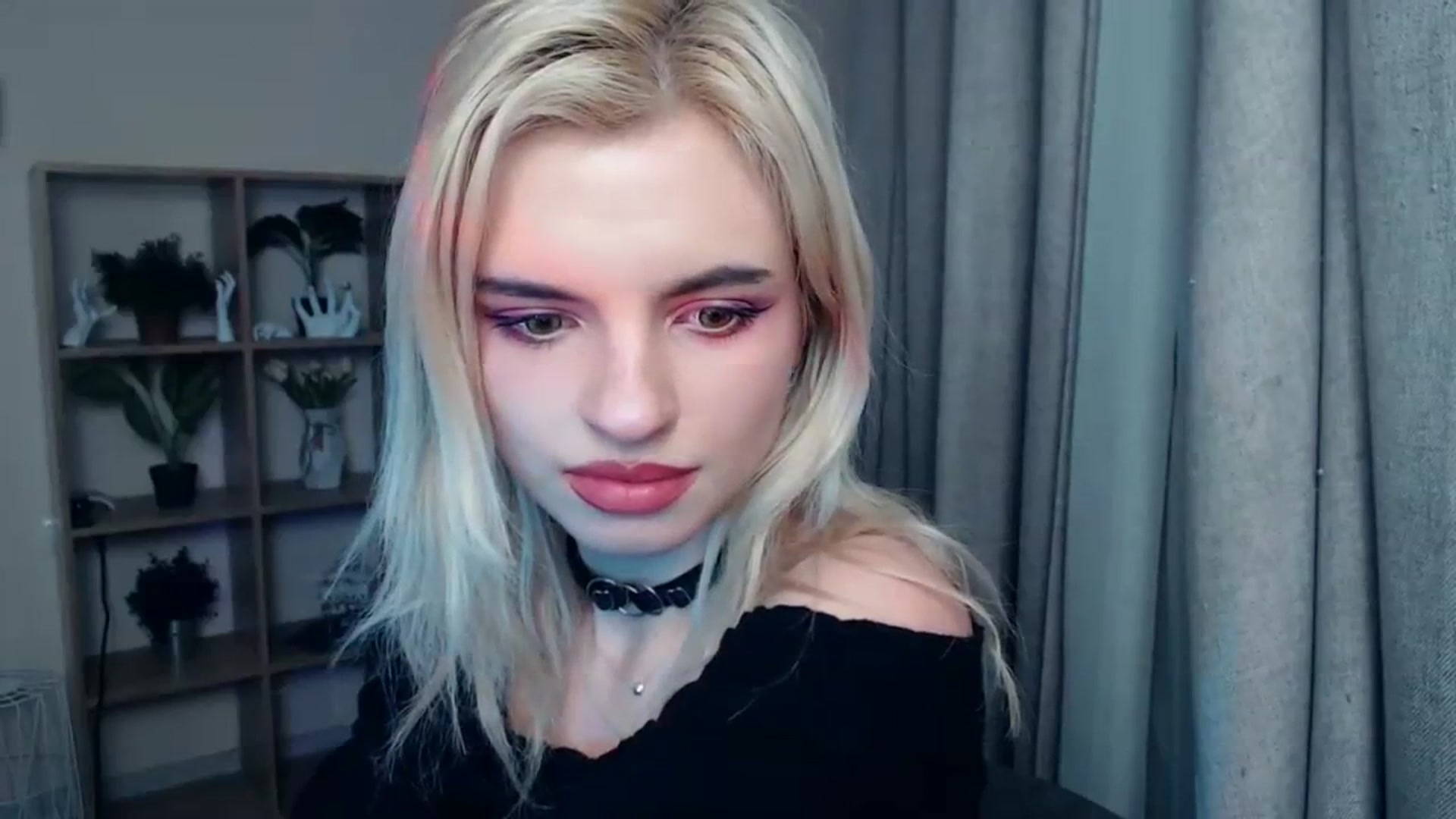 Gallery image thumbnail from Erineys's myfreecams stream on, 01/27/2024, 19:01 image 14 of 20