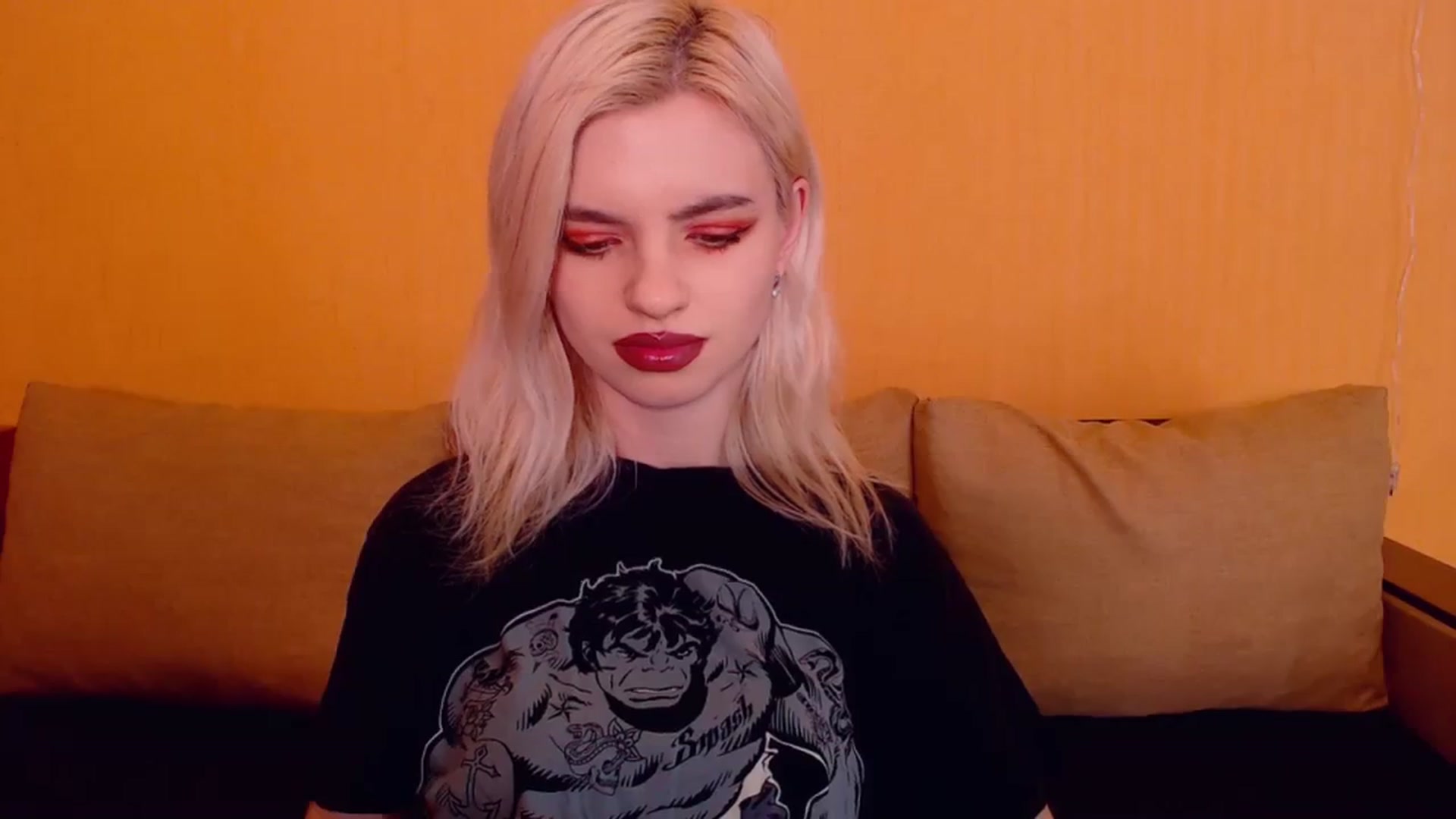 Gallery image thumbnail from Erineys's myfreecams stream on, 01/29/2024, 16:10 image 2 of 20