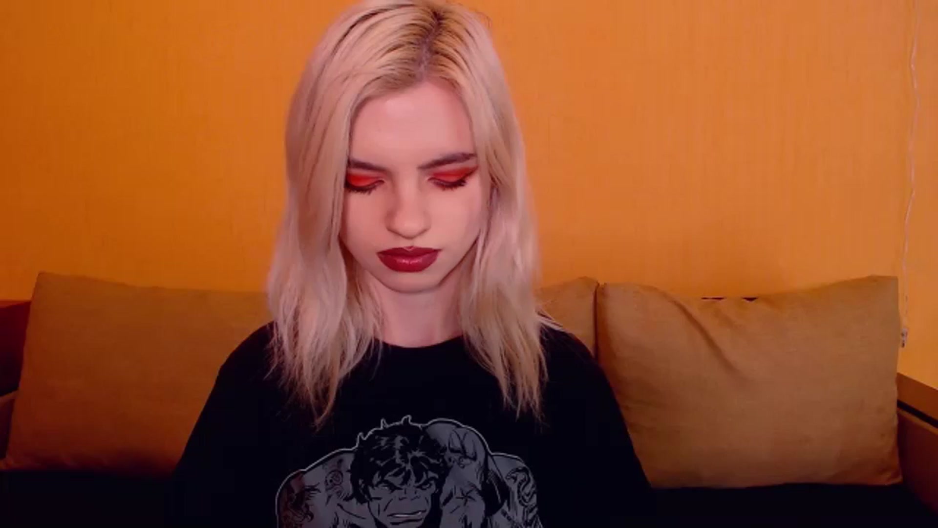 Gallery image thumbnail from Erineys's myfreecams stream on, 01/29/2024, 16:10 image 15 of 20