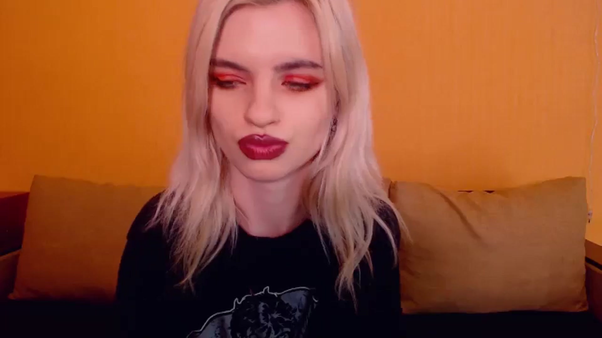 Gallery image thumbnail from Erineys's myfreecams stream on, 01/29/2024, 16:52 image 7 of 20