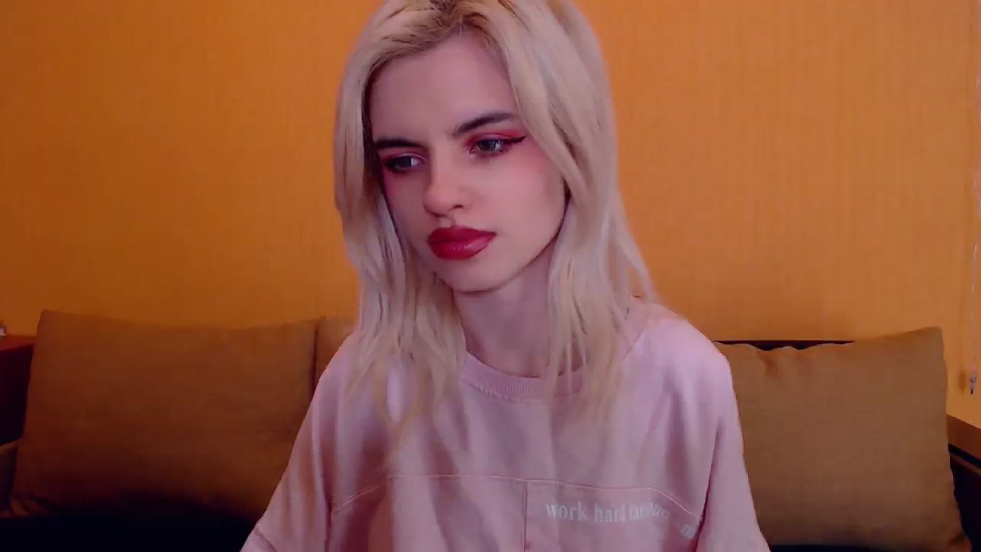 Gallery image thumbnail from Erineys's myfreecams stream on, 02/02/2024, 18:11 image 9 of 20