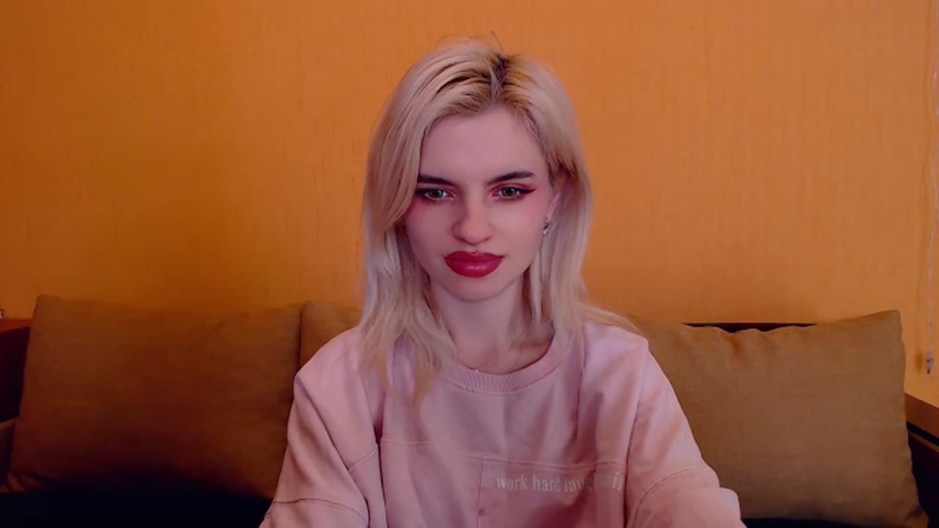 Gallery image thumbnail from Erineys's myfreecams stream on, 02/02/2024, 18:11 image 3 of 20