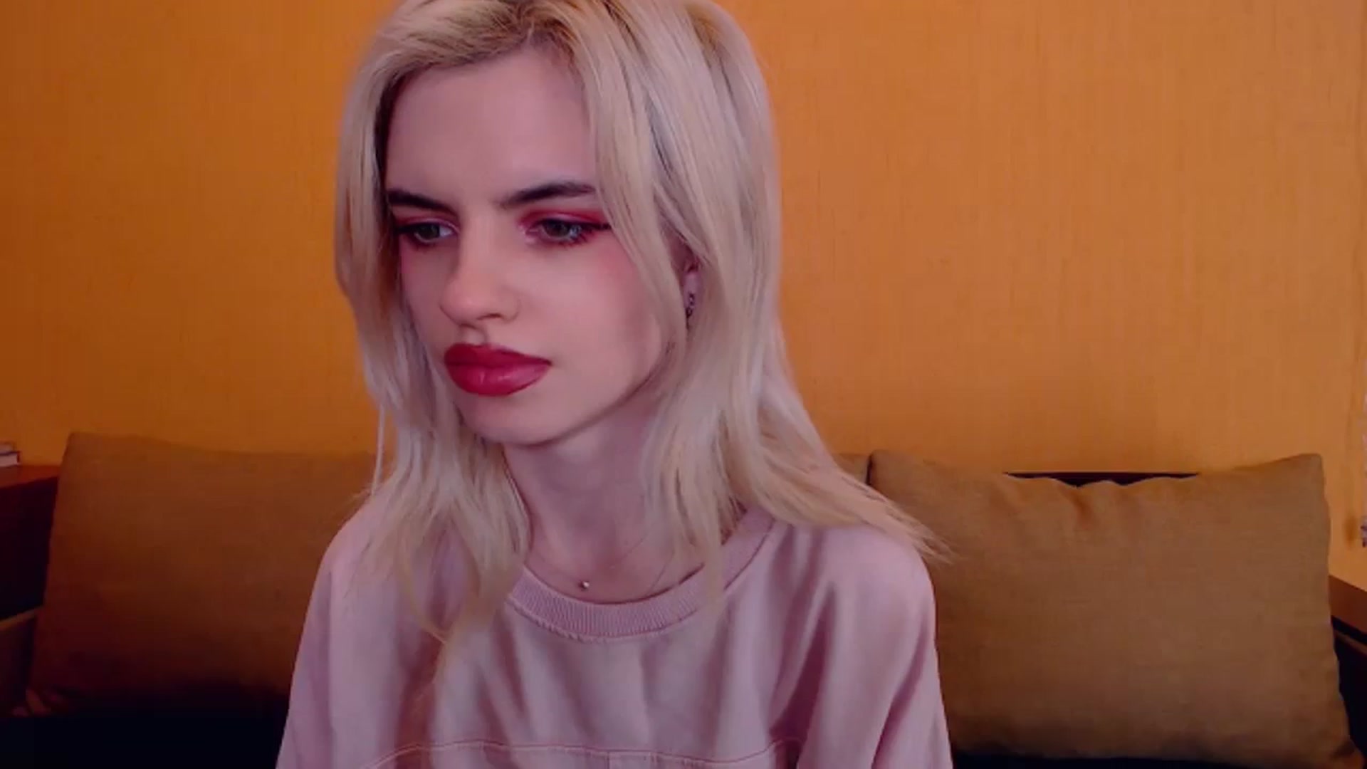 Gallery image thumbnail from Erineys's myfreecams stream on, 02/02/2024, 18:11 image 13 of 20