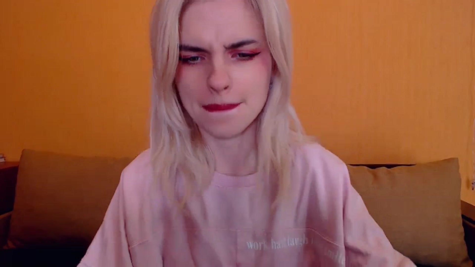 Gallery image thumbnail from Erineys's myfreecams stream on, 02/02/2024, 18:11 image 10 of 20