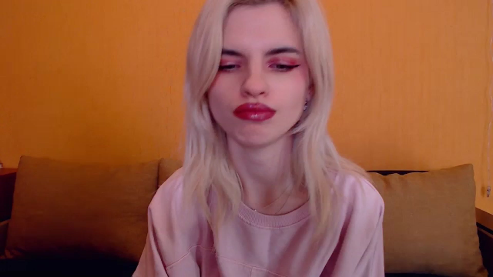Gallery image thumbnail from Erineys's myfreecams stream on, 02/02/2024, 18:11 image 6 of 20