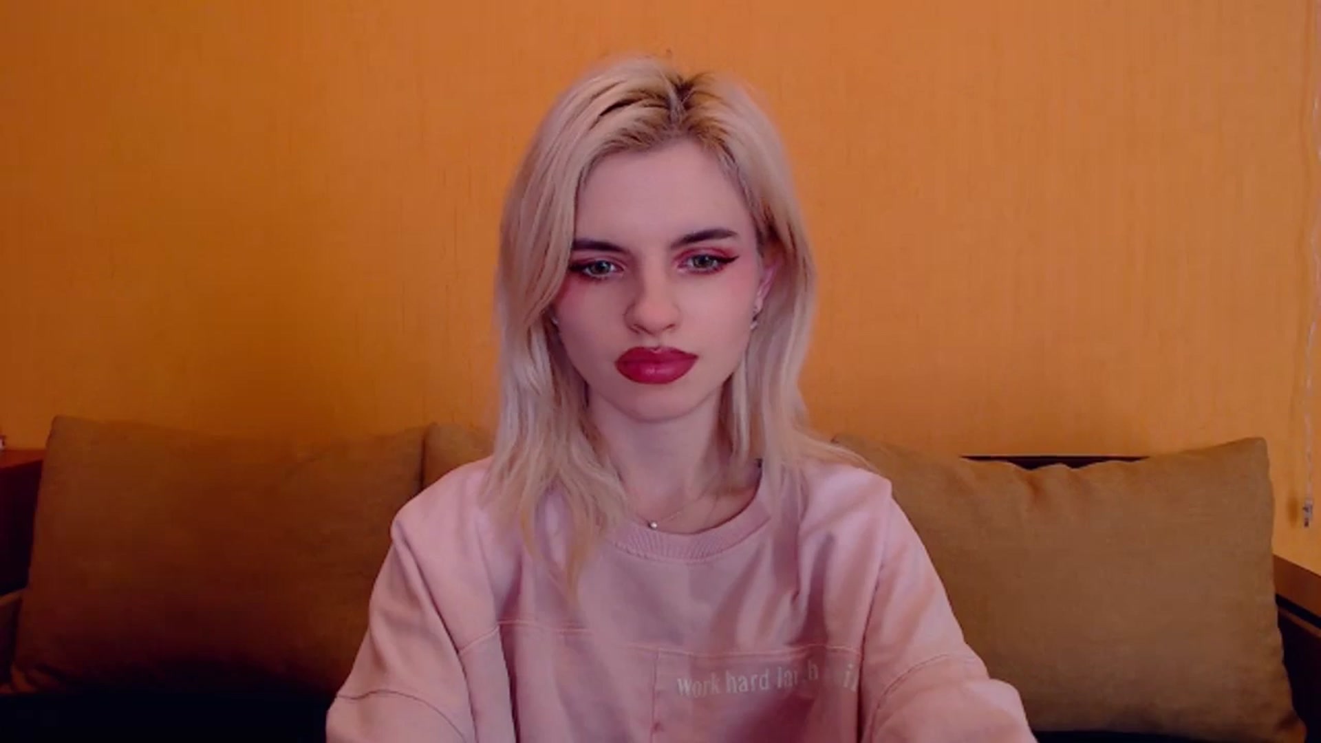 Gallery image thumbnail from Erineys's myfreecams stream on, 02/02/2024, 18:11 image 4 of 20