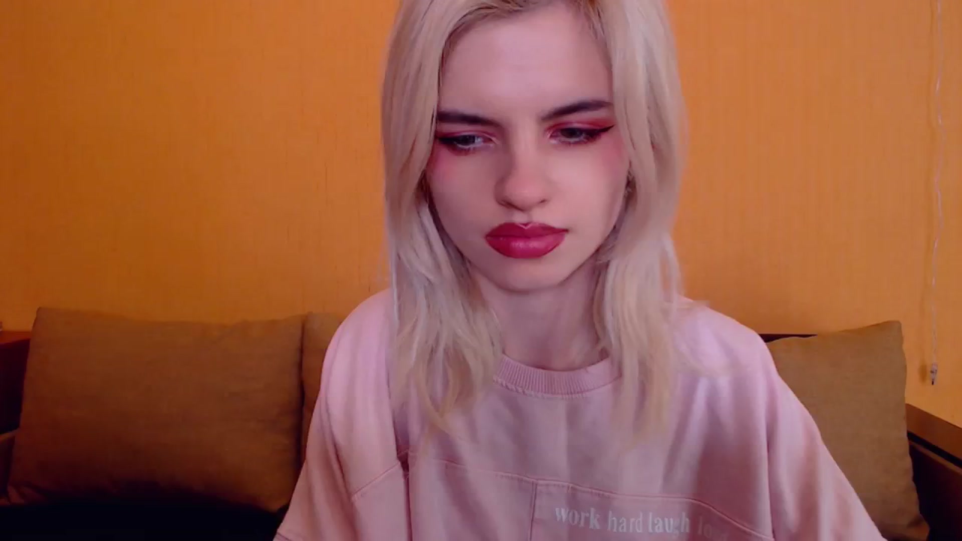Gallery image thumbnail from Erineys's myfreecams stream on, 02/02/2024, 18:11 image 17 of 20
