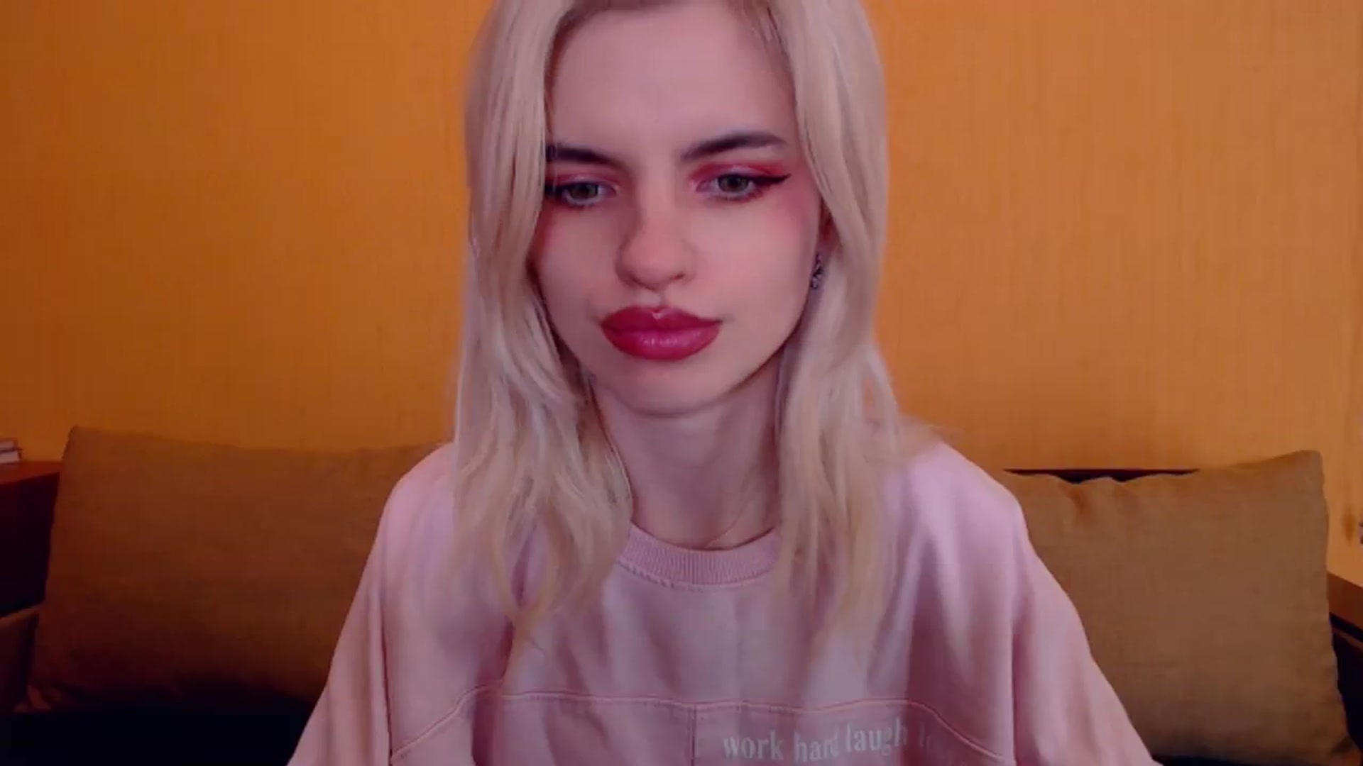 Gallery image thumbnail from Erineys's myfreecams stream on, 02/02/2024, 18:11 image 11 of 20