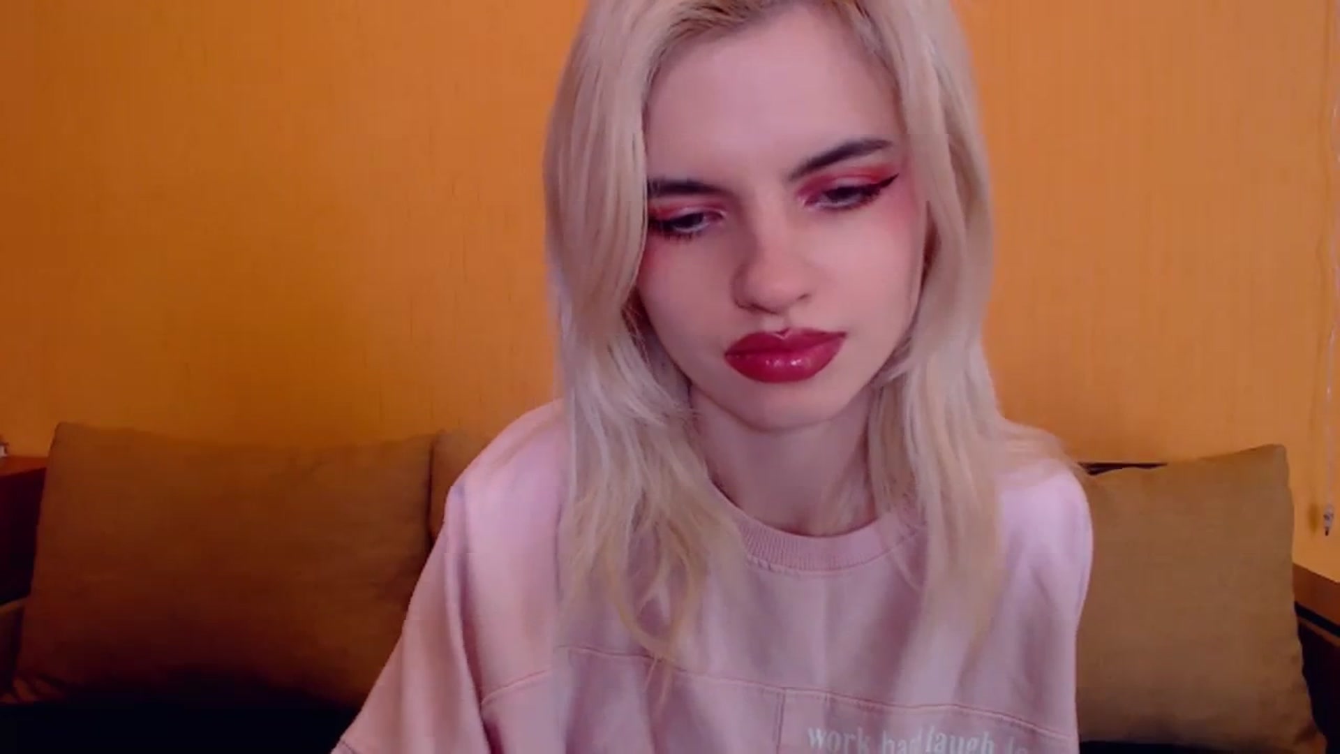 Gallery image thumbnail from Erineys's myfreecams stream on, 02/02/2024, 18:11 image 7 of 20
