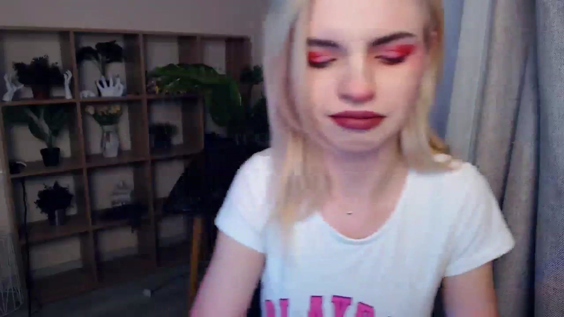 Gallery image thumbnail from Erineys's myfreecams stream on, 02/03/2024, 14:03 image 11 of 20