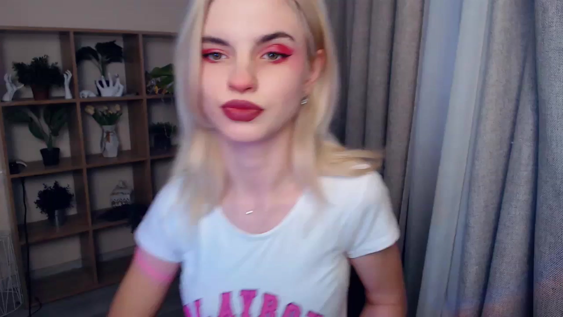 Gallery image thumbnail from Erineys's myfreecams stream on, 02/03/2024, 14:03 image 12 of 20