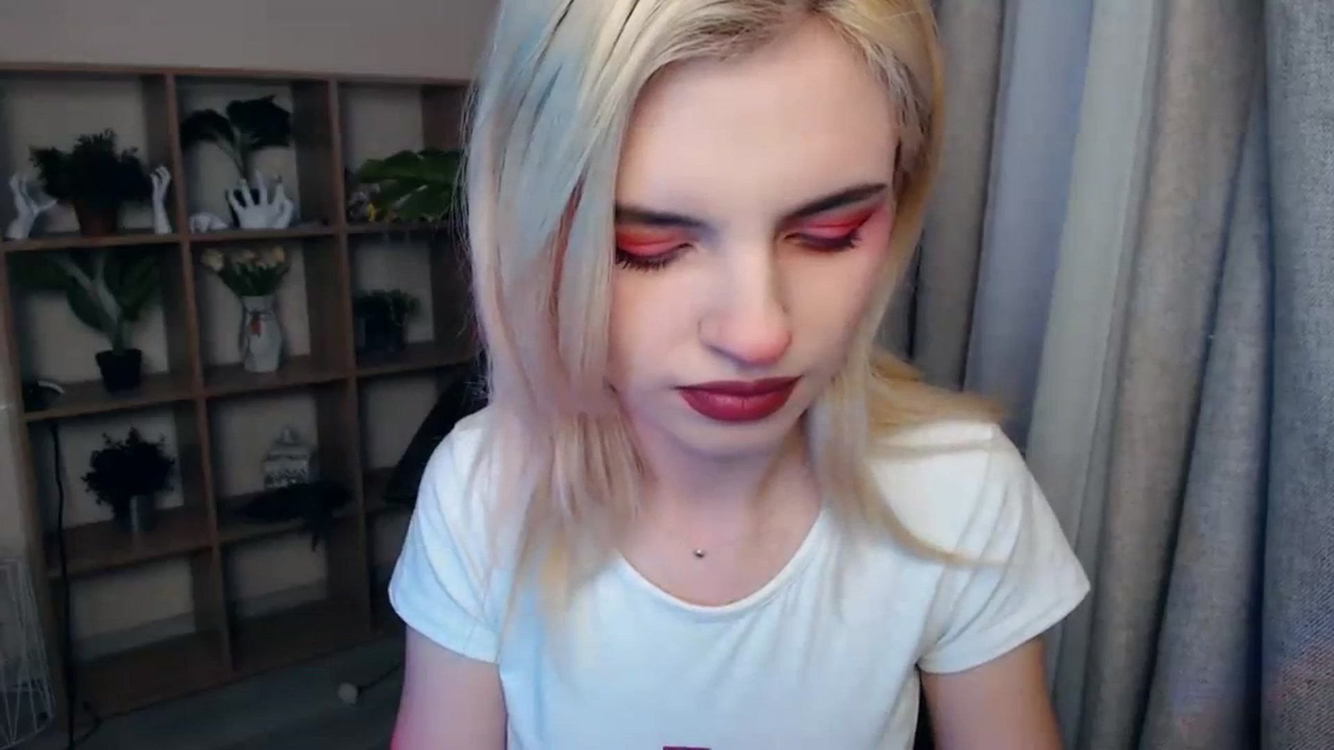 Gallery image thumbnail from Erineys's myfreecams stream on, 02/03/2024, 14:03 image 16 of 20