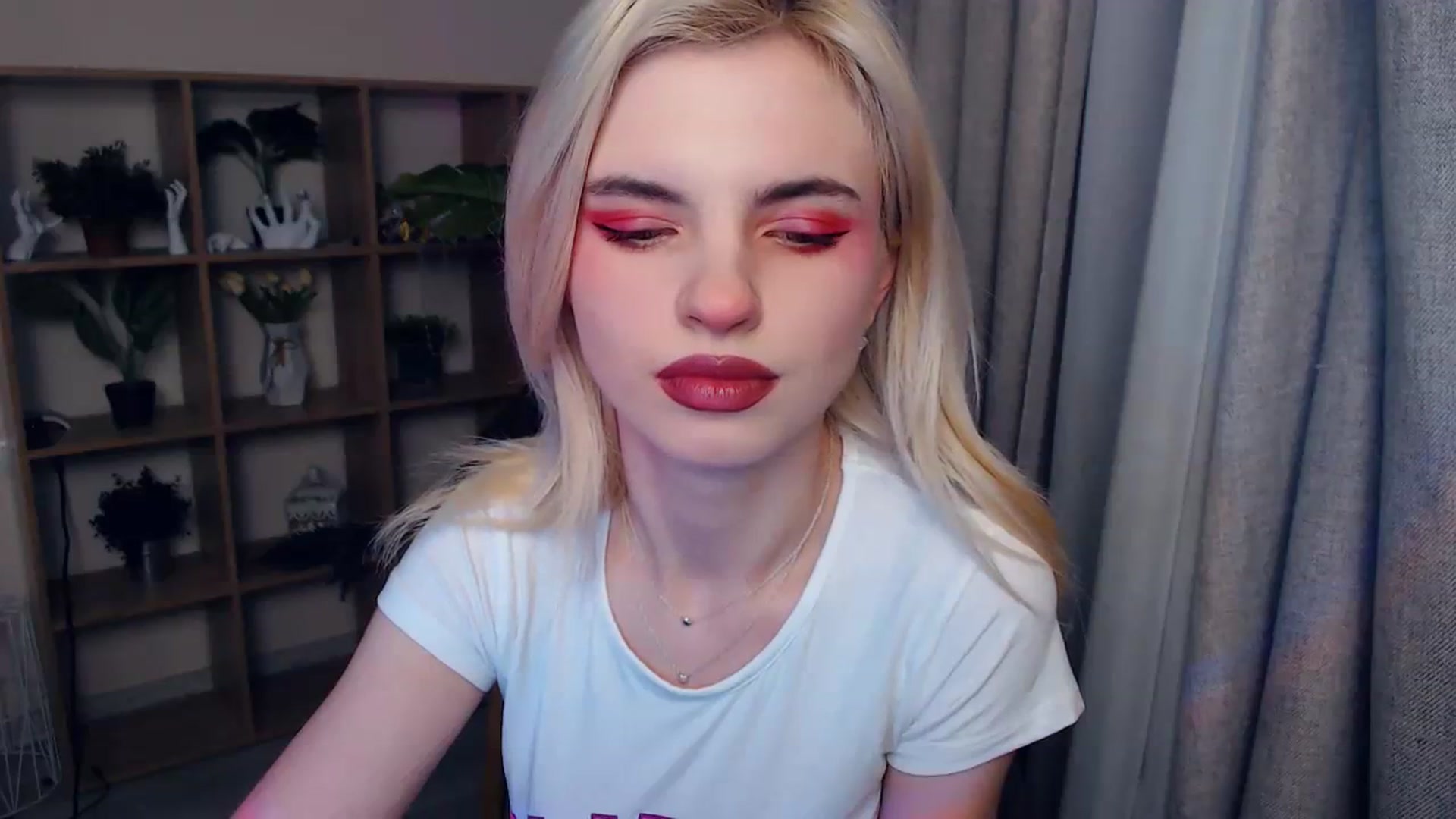 Gallery image thumbnail from Erineys's myfreecams stream on, 02/03/2024, 14:41 image 7 of 20