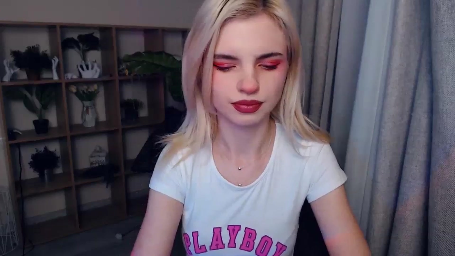 Gallery image thumbnail from Erineys's myfreecams stream on, 02/03/2024, 14:41 image 9 of 20
