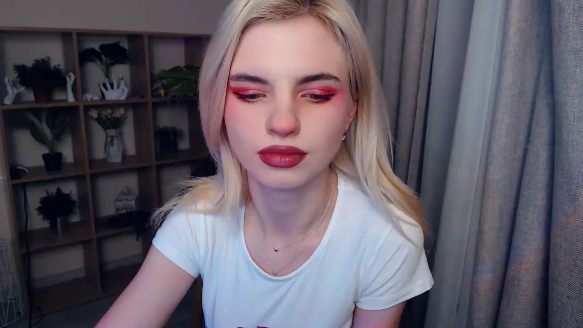 Gallery image thumbnail from Erineys's myfreecams stream on, 02/03/2024, 14:41 image 8 of 20